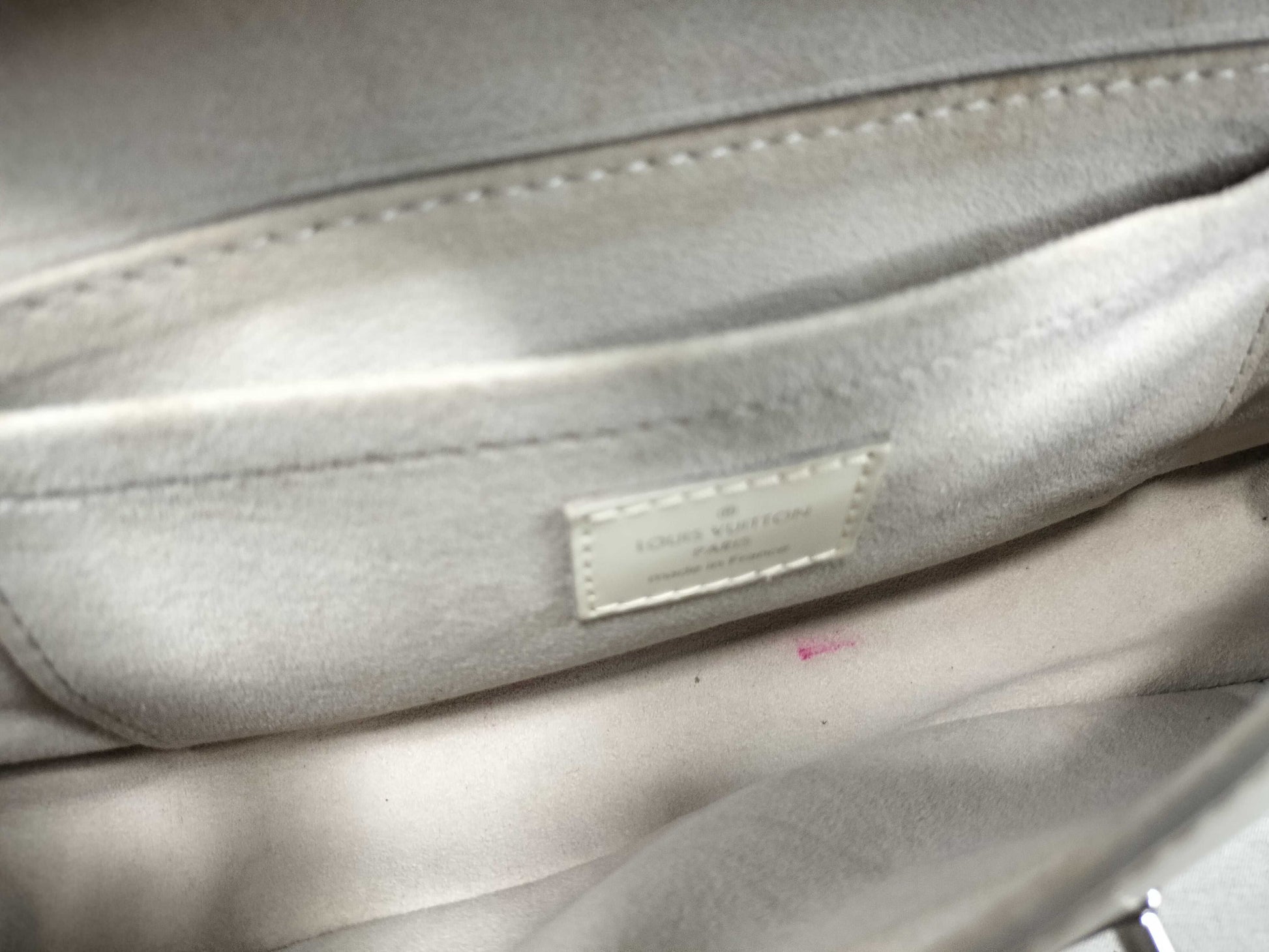 LOUIS VUITTON RFID Unavailable TH2057 Epi Leather LV Montaigne Pochette M5929J TH2057 White Shoulder Bag