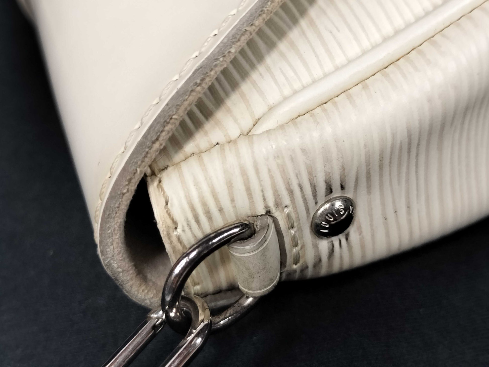 LOUIS VUITTON RFID Unavailable TH2057 Epi Leather LV Montaigne Pochette M5929J TH2057 White Shoulder Bag