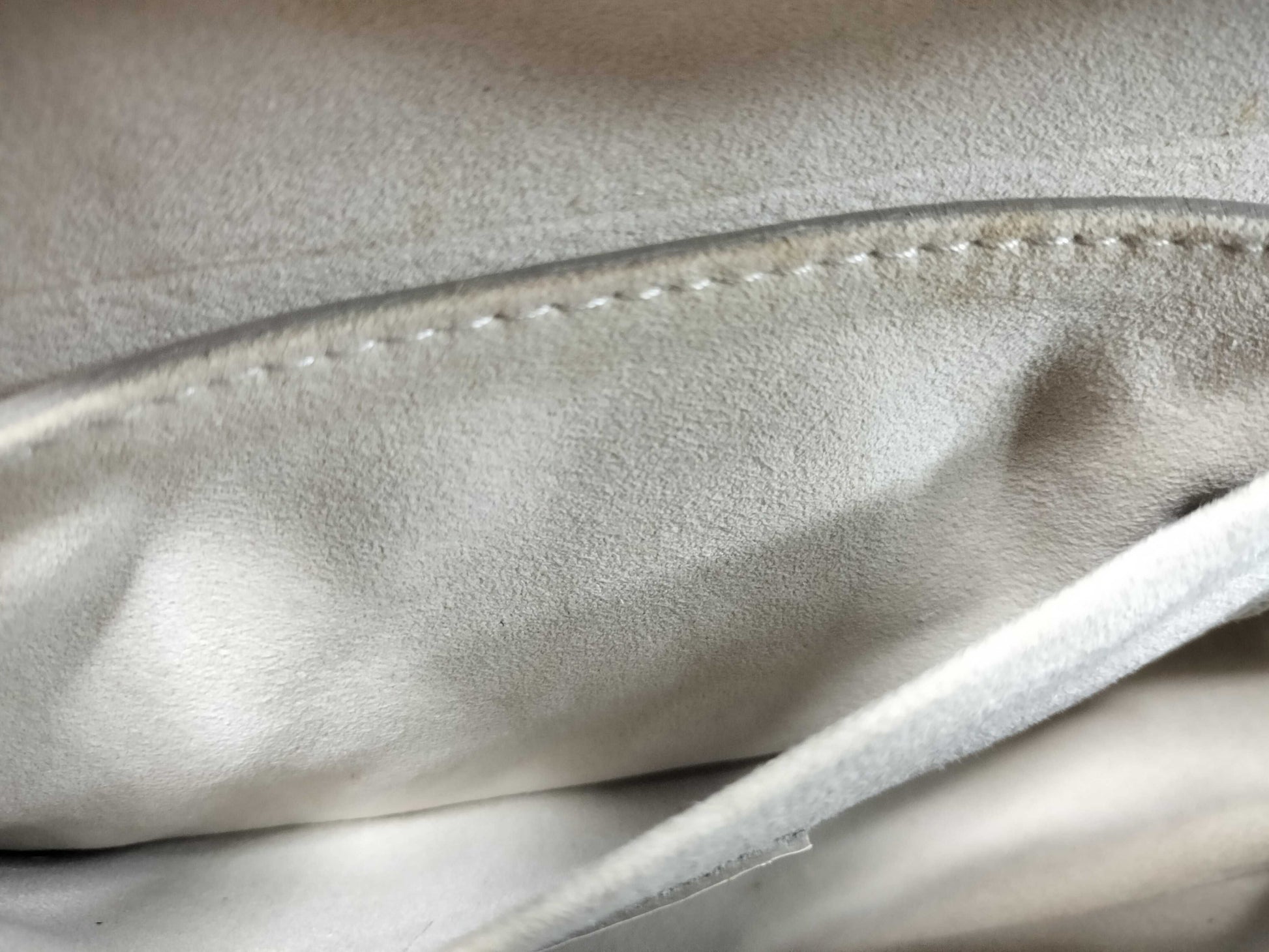 LOUIS VUITTON RFID Unavailable TH2057 Epi Leather LV Montaigne Pochette M5929J TH2057 White Shoulder Bag