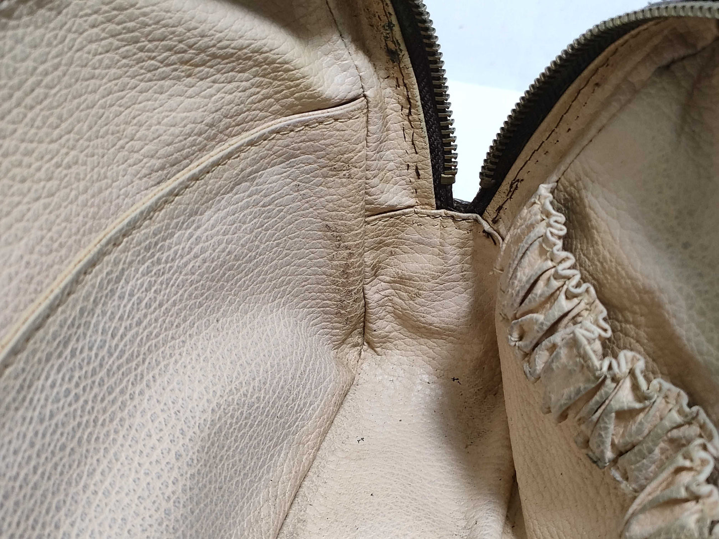 LOUIS VUITTON RFID Unverifiable Serial Number Unverifiable Monogram Louis Vuitton True Toilet 23 Second Bag