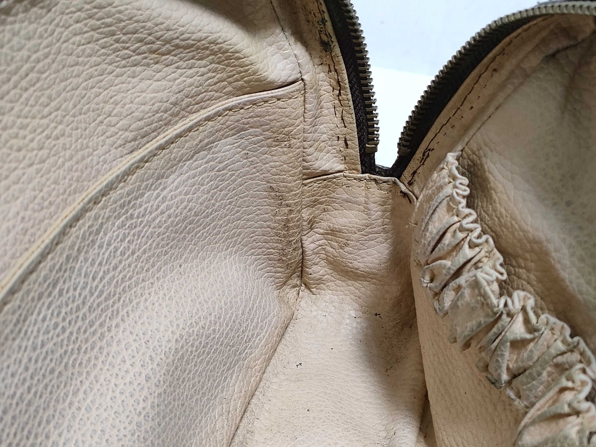 LOUIS VUITTON RFID Unverifiable Serial Number Unverifiable Monogram Louis Vuitton True Toilet 23 Second Bag