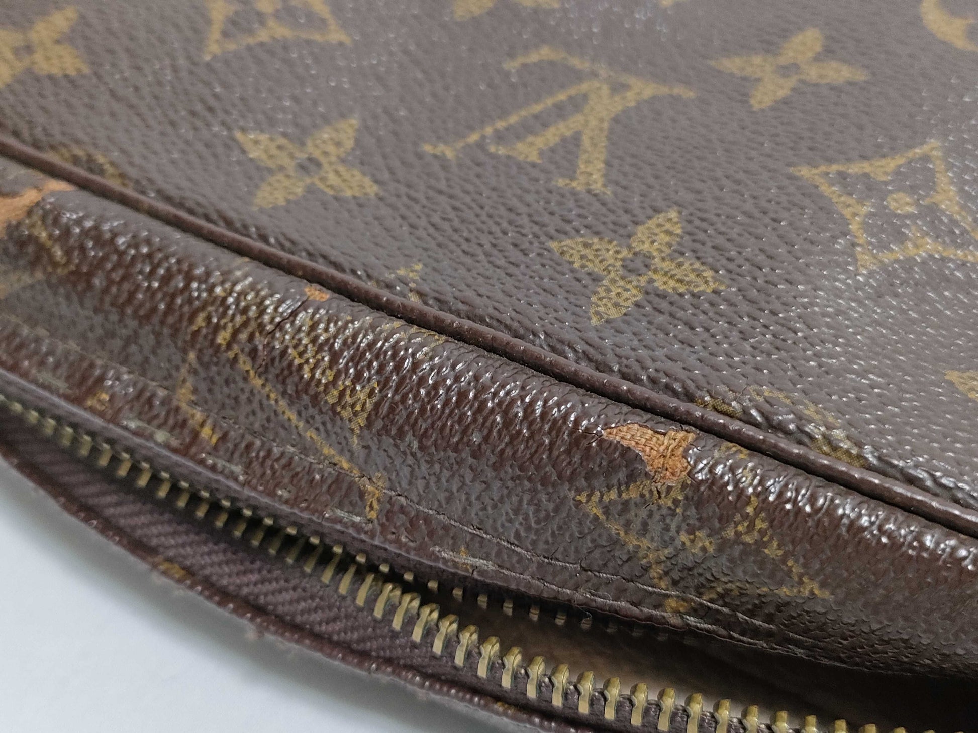 LOUIS VUITTON RFID Unverifiable Serial Number Unverifiable Monogram Louis Vuitton True Toilet 23 Second Bag