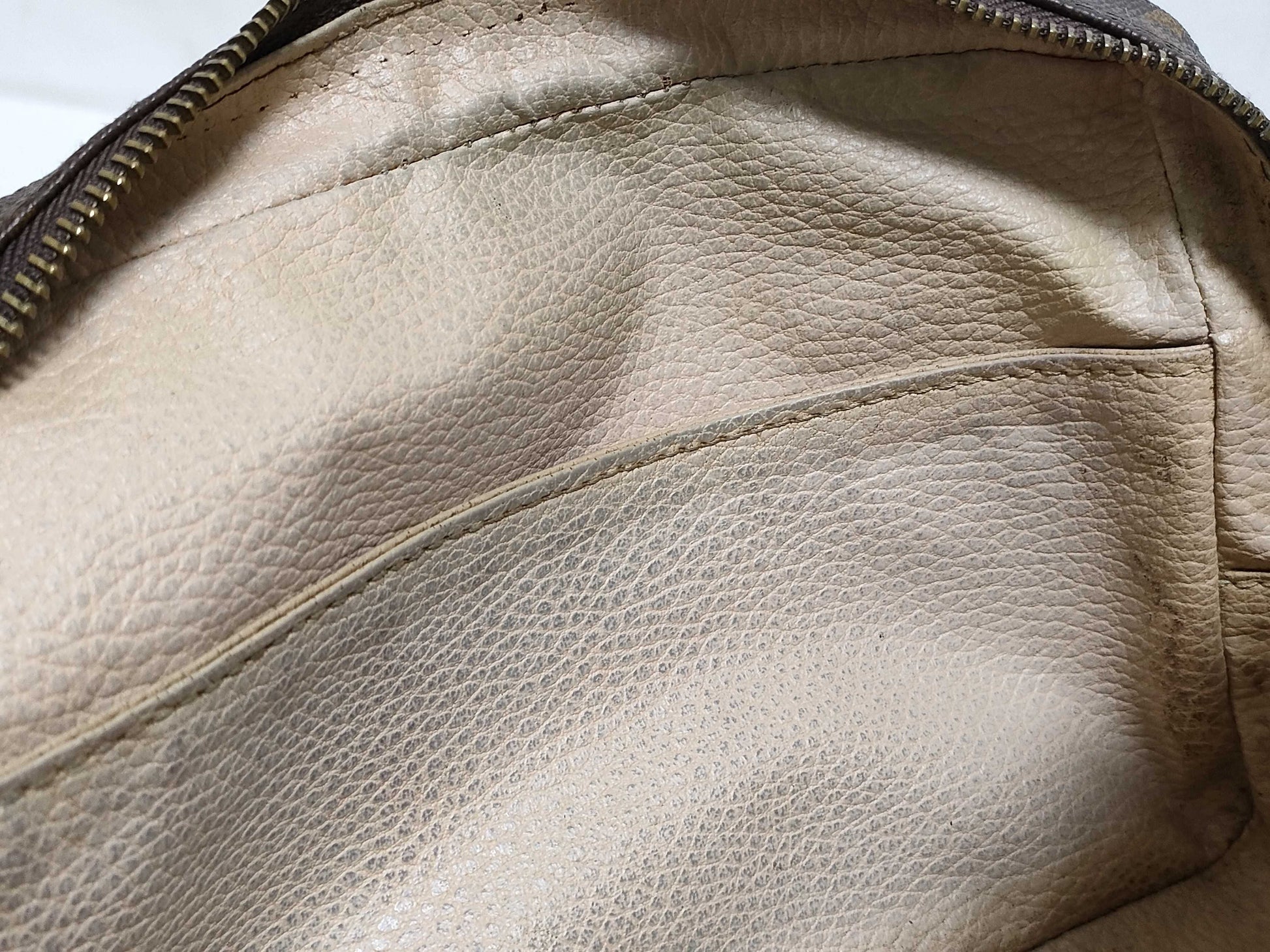 LOUIS VUITTON RFID Unverifiable Serial Number Unverifiable Monogram Louis Vuitton True Toilet 23 Second Bag