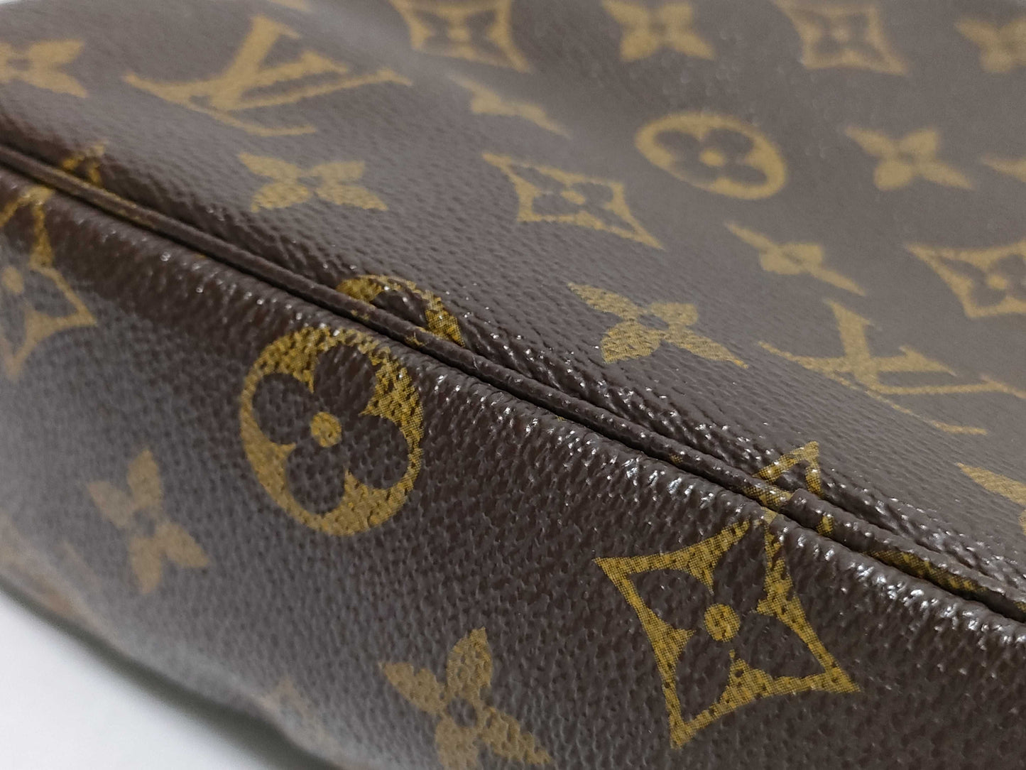 LOUIS VUITTON RFID Unverifiable Serial Number Unverifiable Monogram Louis Vuitton True Toilet 23 Second Bag