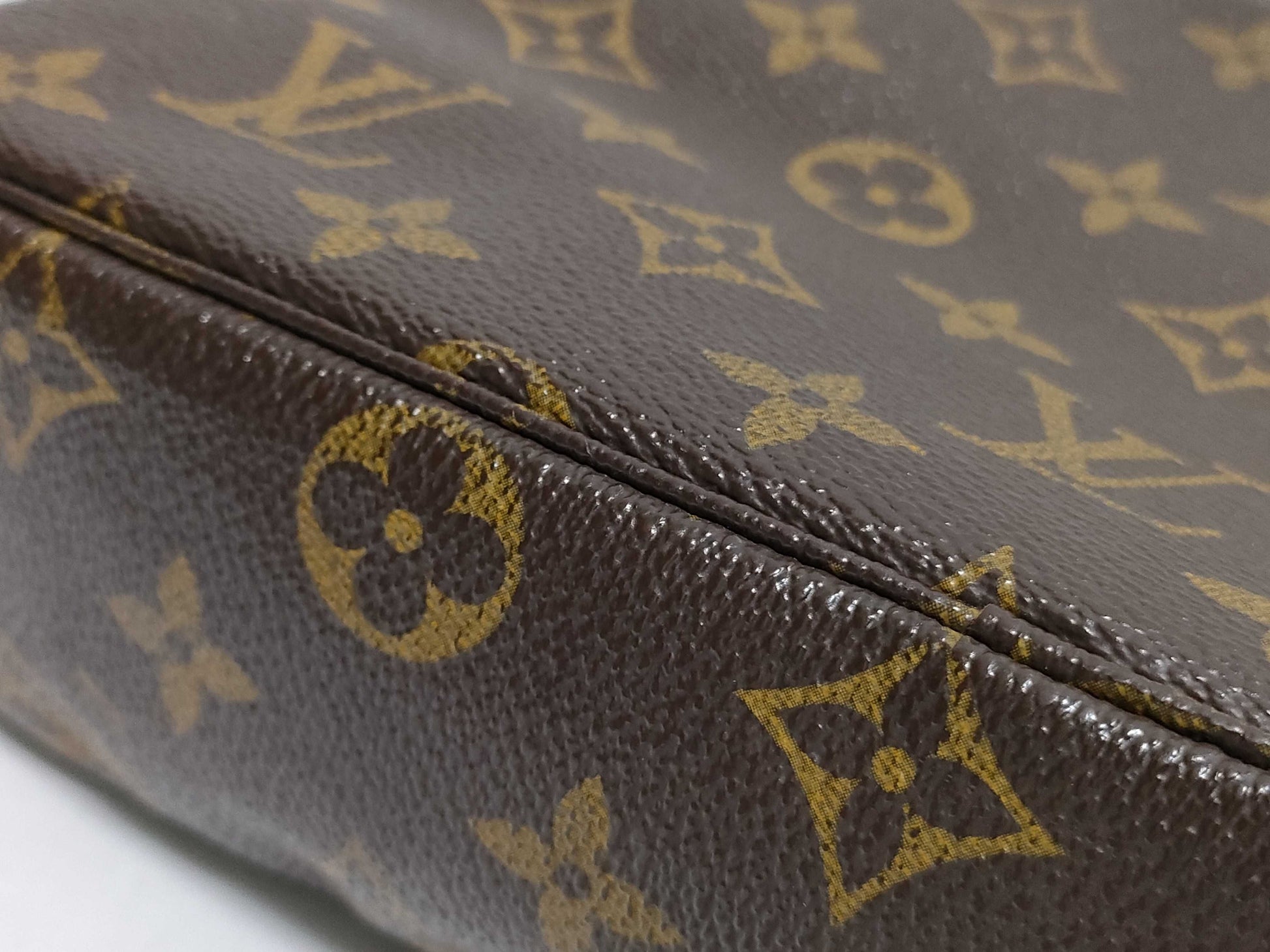LOUIS VUITTON RFID Unverifiable Serial Number Unverifiable Monogram Louis Vuitton True Toilet 23 Second Bag
