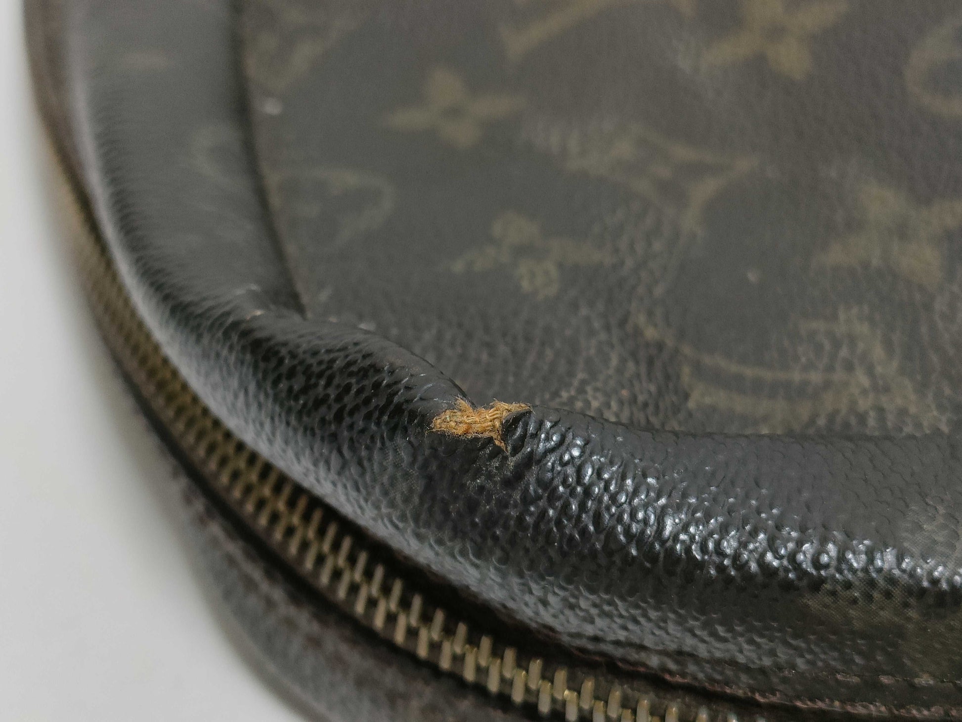LOUIS VUITTON RFID Unverified 884NO Monogram Louis Vuitton True Toilet Second Bag