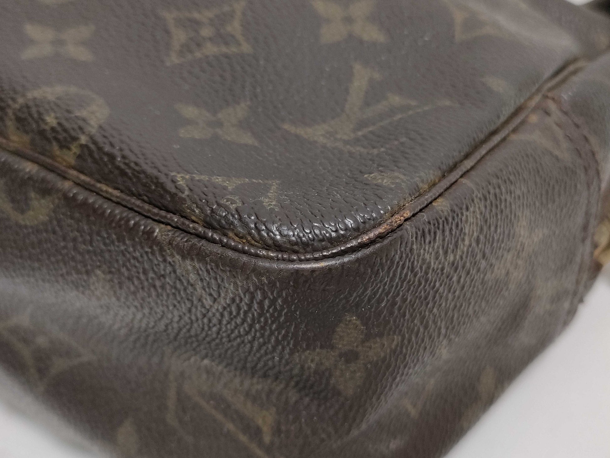 LOUIS VUITTON RFID Unverified 884NO Monogram Louis Vuitton True Toilet Second Bag