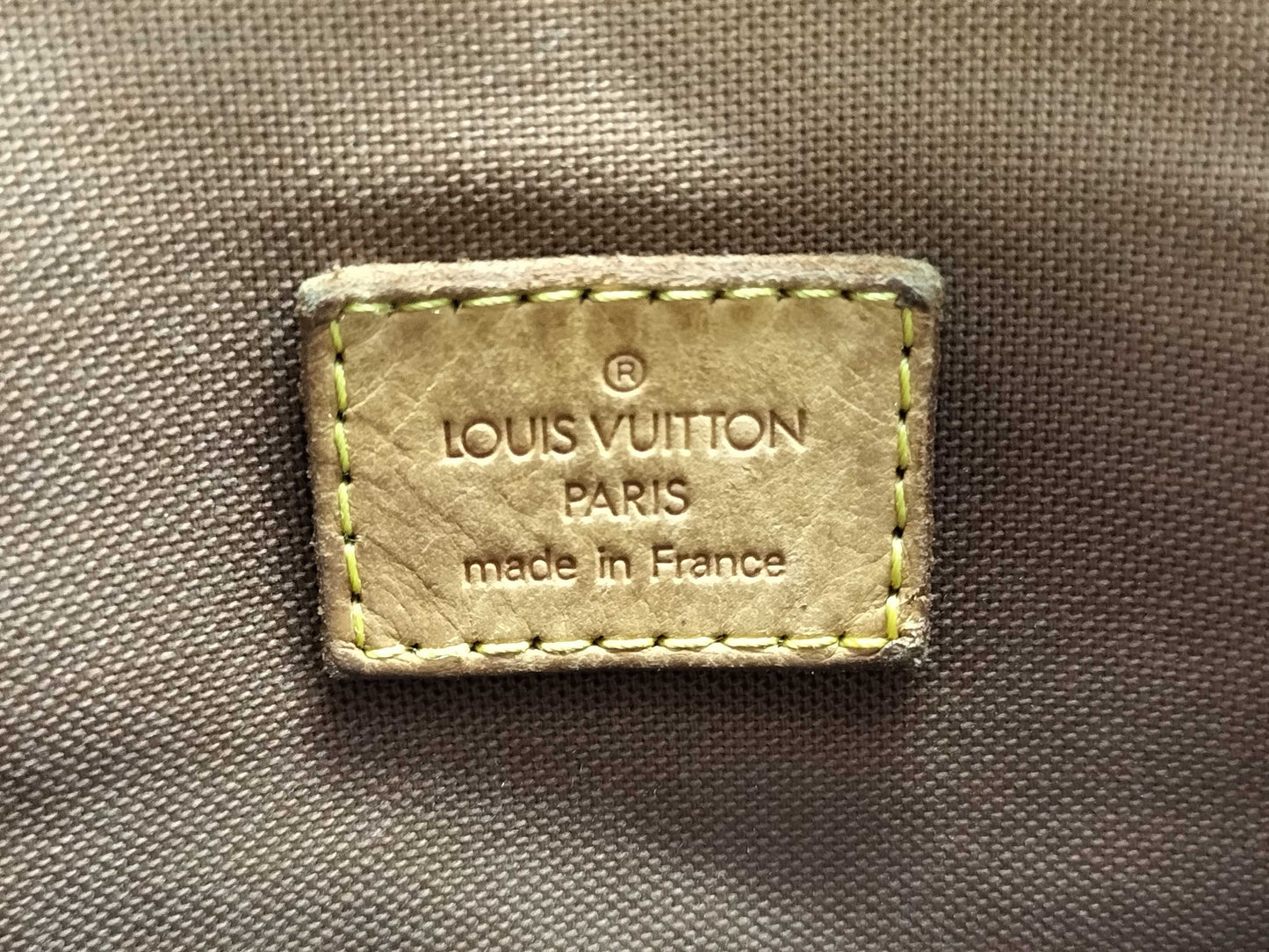 LOUIS VUITTON Unreadable Monogram Louis Vuitton Batignolles Tote Bag