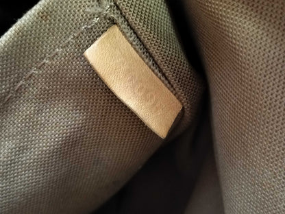 LOUIS VUITTON Unreadable Monogram Louis Vuitton Batignolles Tote Bag