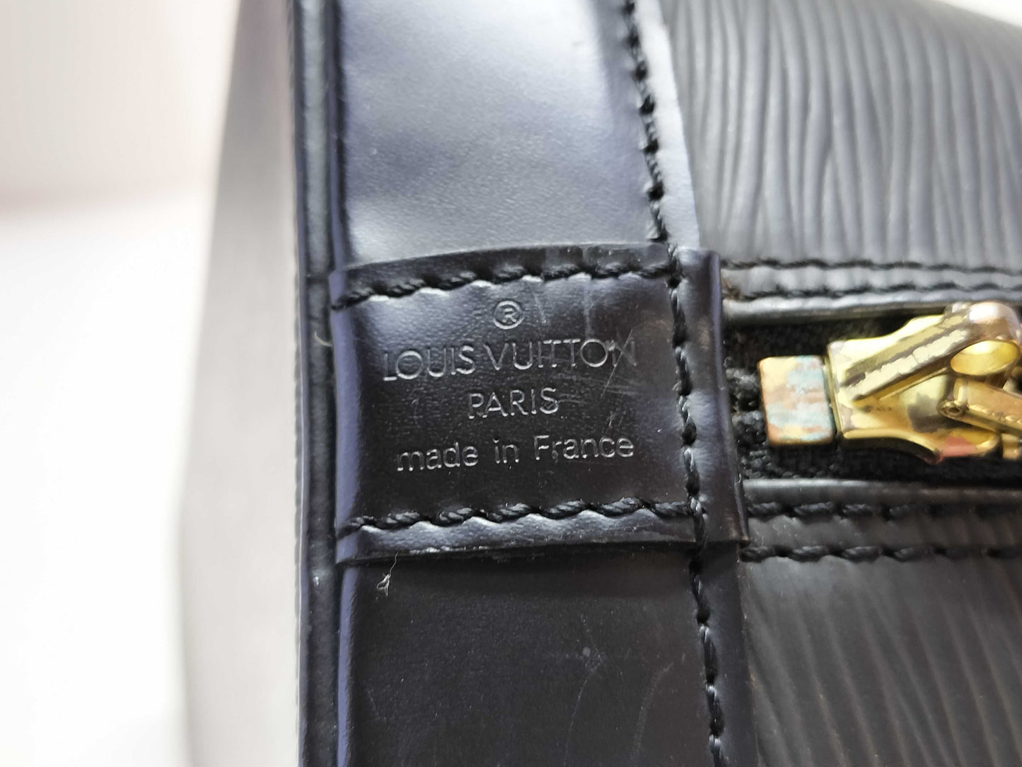 LOUIS VUITTON AR0052 Epi Louis Vuitton Epi Alma Handbag
