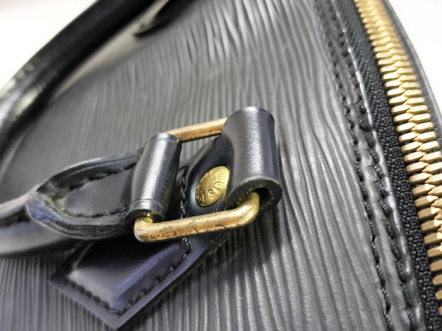 LOUIS VUITTON AR0052 Epi Louis Vuitton Epi Alma Handbag