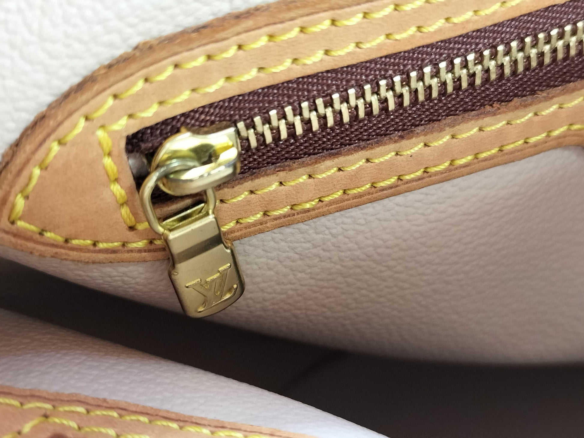 LOUIS VUITTON FL0094 Monogram Louis Vuitton Bucket Tote Bag