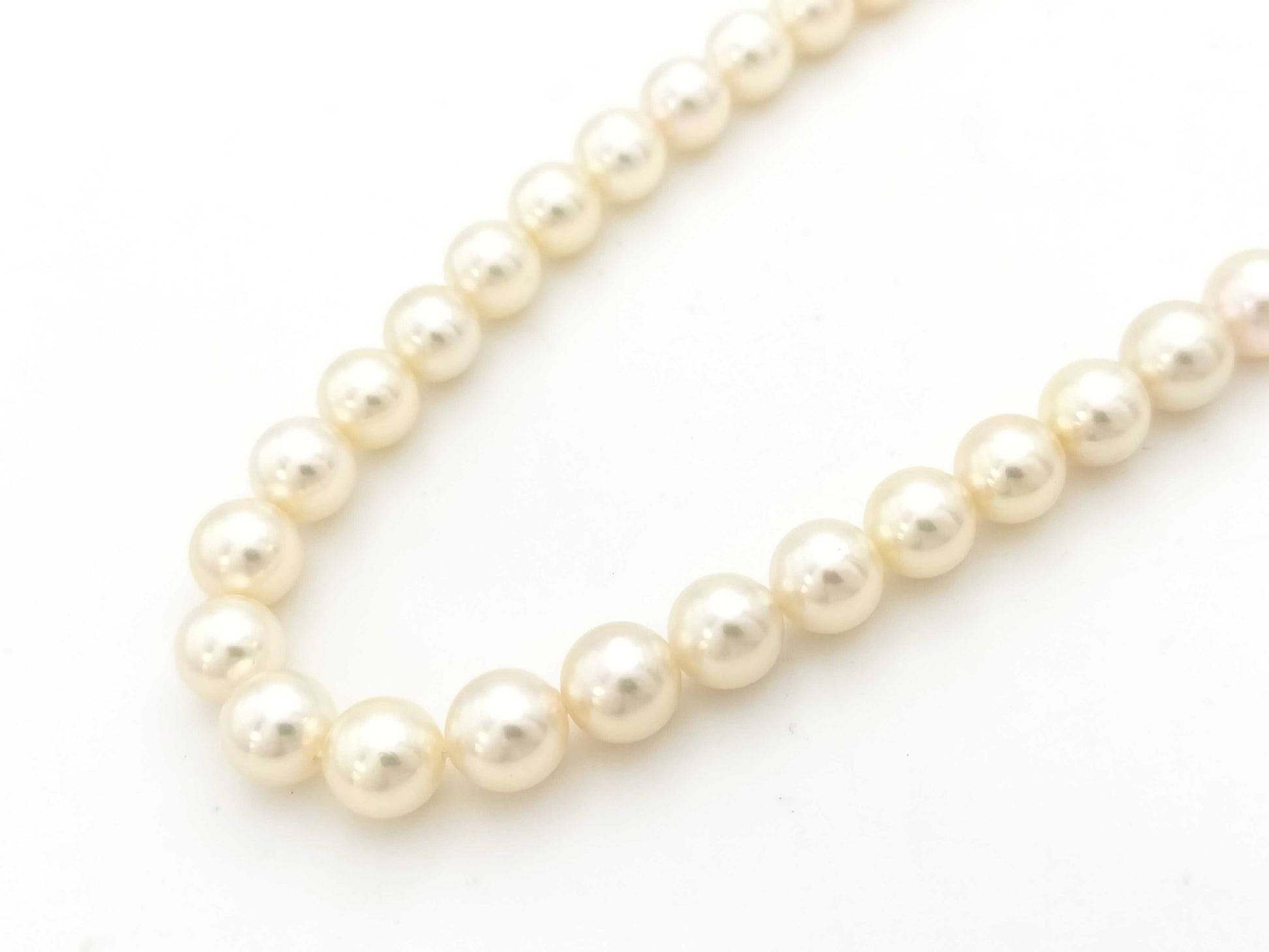 TASAKI Pearl Necklace, approx. 7.0-7.4mm diameter, 14K White Gold, 32.6g 