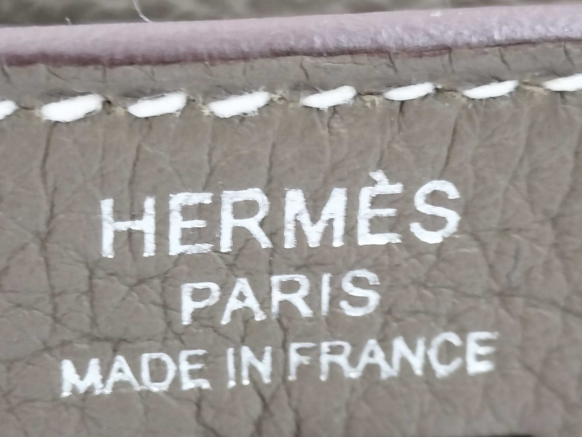 HERMES Kelly 25 Togo Etoupe Handbag, engraved with B, 2023