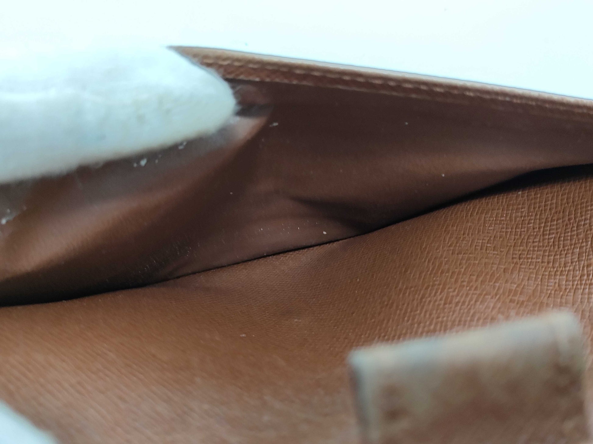 LOUIS VUITTON REID Unconfirmed TH 1926 Monogram Louis Vuitton International M61217 TH1926 Wallet