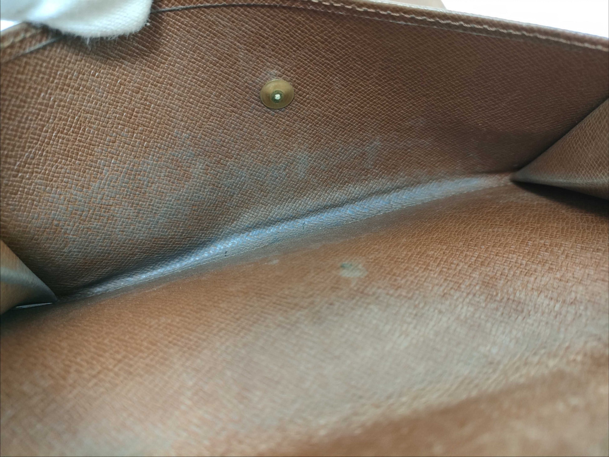 LOUIS VUITTON REID Unconfirmed TH 1926 Monogram Louis Vuitton International M61217 TH1926 Wallet