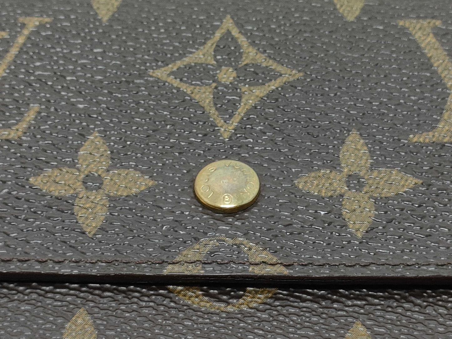 LOUIS VUITTON REID Unconfirmed TH 1926 Monogram Louis Vuitton International M61217 TH1926 Wallet
