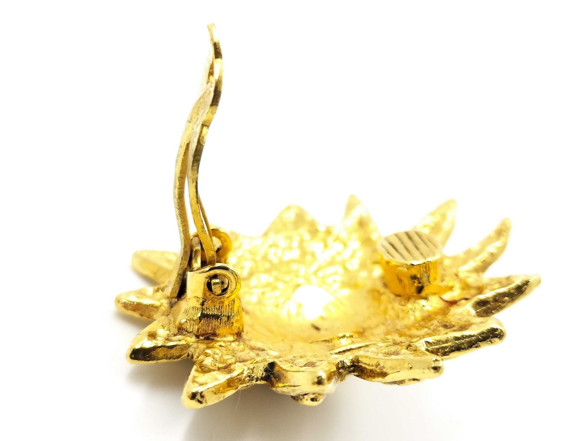 CHANEL Lion Coco Mark Earrings with Calluses, Single Earring