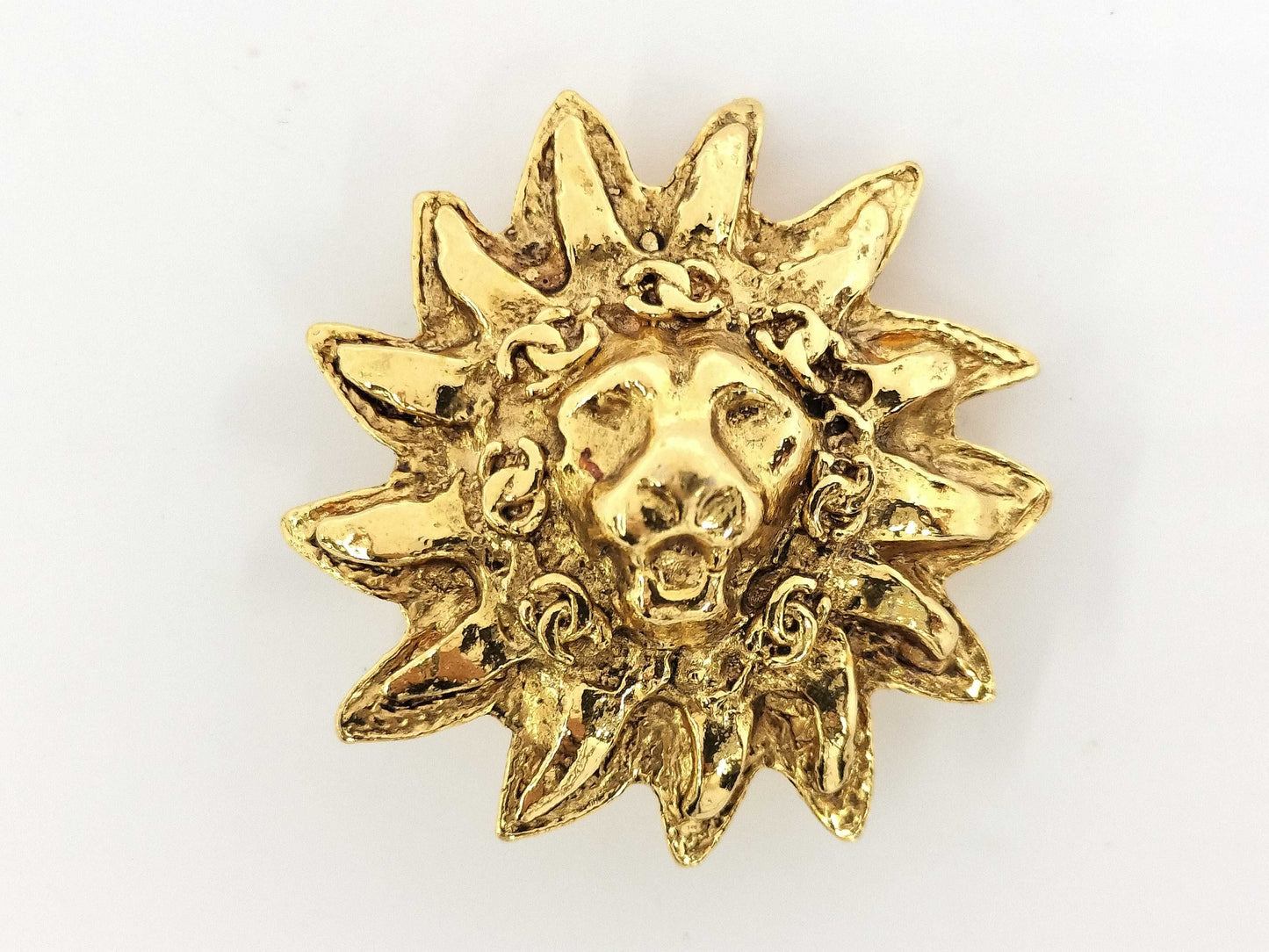 CHANEL Lion Coco Mark Earrings with Calluses, Single Earring