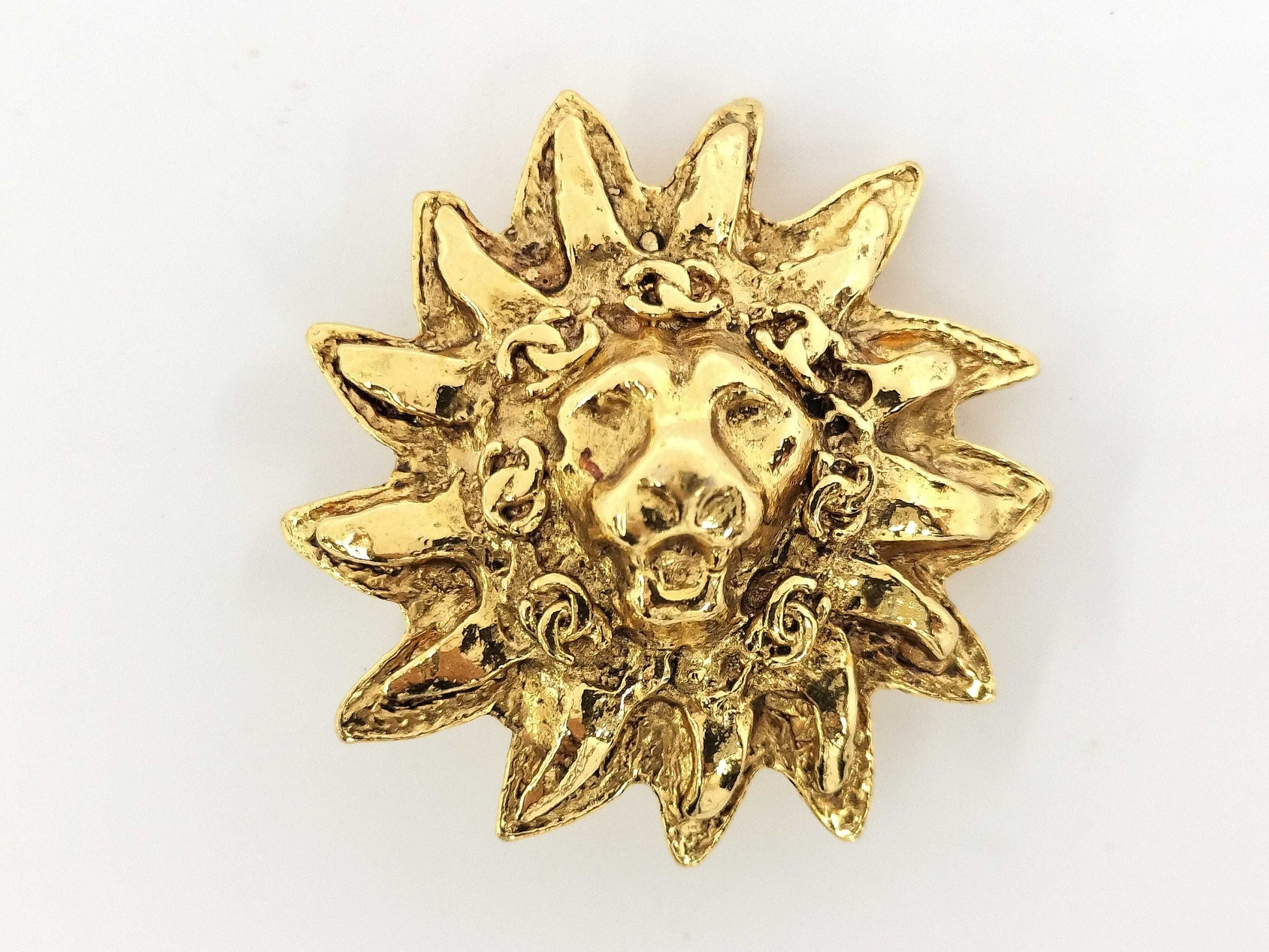 CHANEL Lion Coco Mark Earrings with Calluses, Single Earring