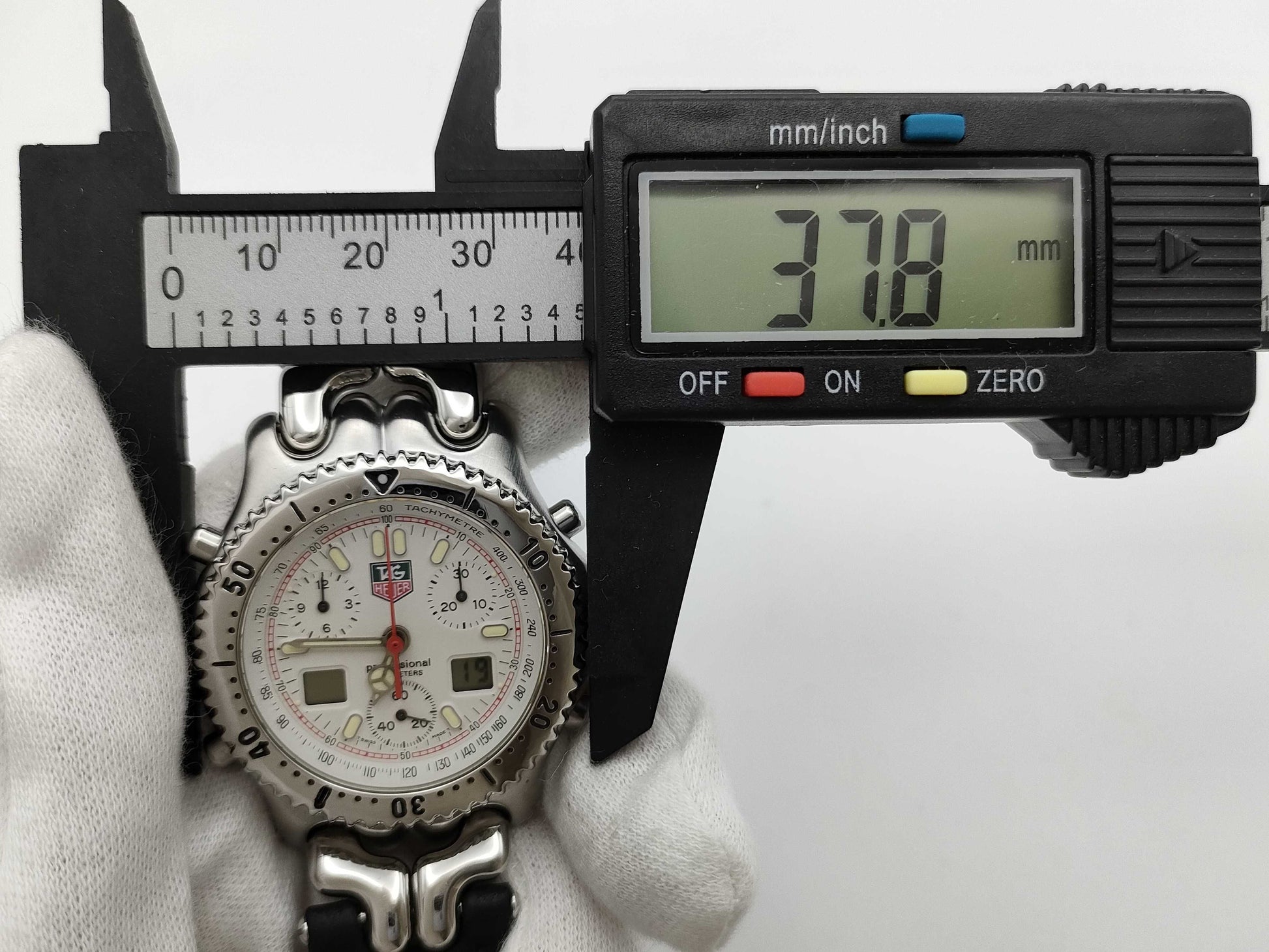 TAG Heuer Cell Series Digital-Analog CG1111-0 J88639 Quartz Men's Watch