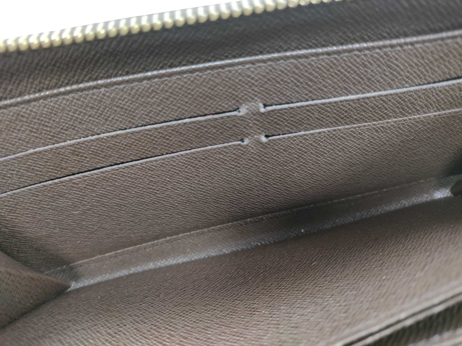 LOUIS VUITTON Mi 11114 RFID Unverified Damier Louis Vuitton Zippy Wallet Damier Wallet