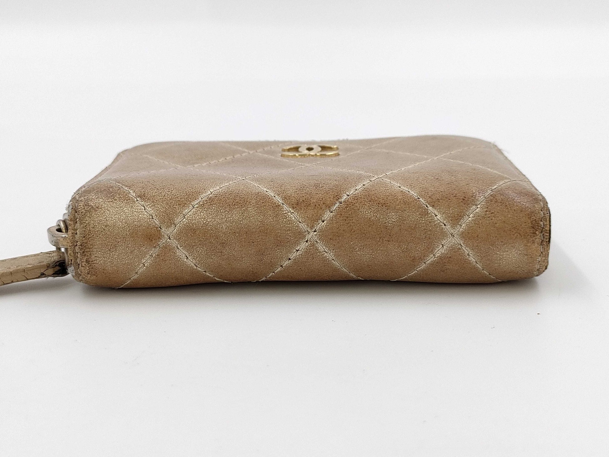 CHANEL Matelasse Round Zipper Coin Case with Seal, No. 18