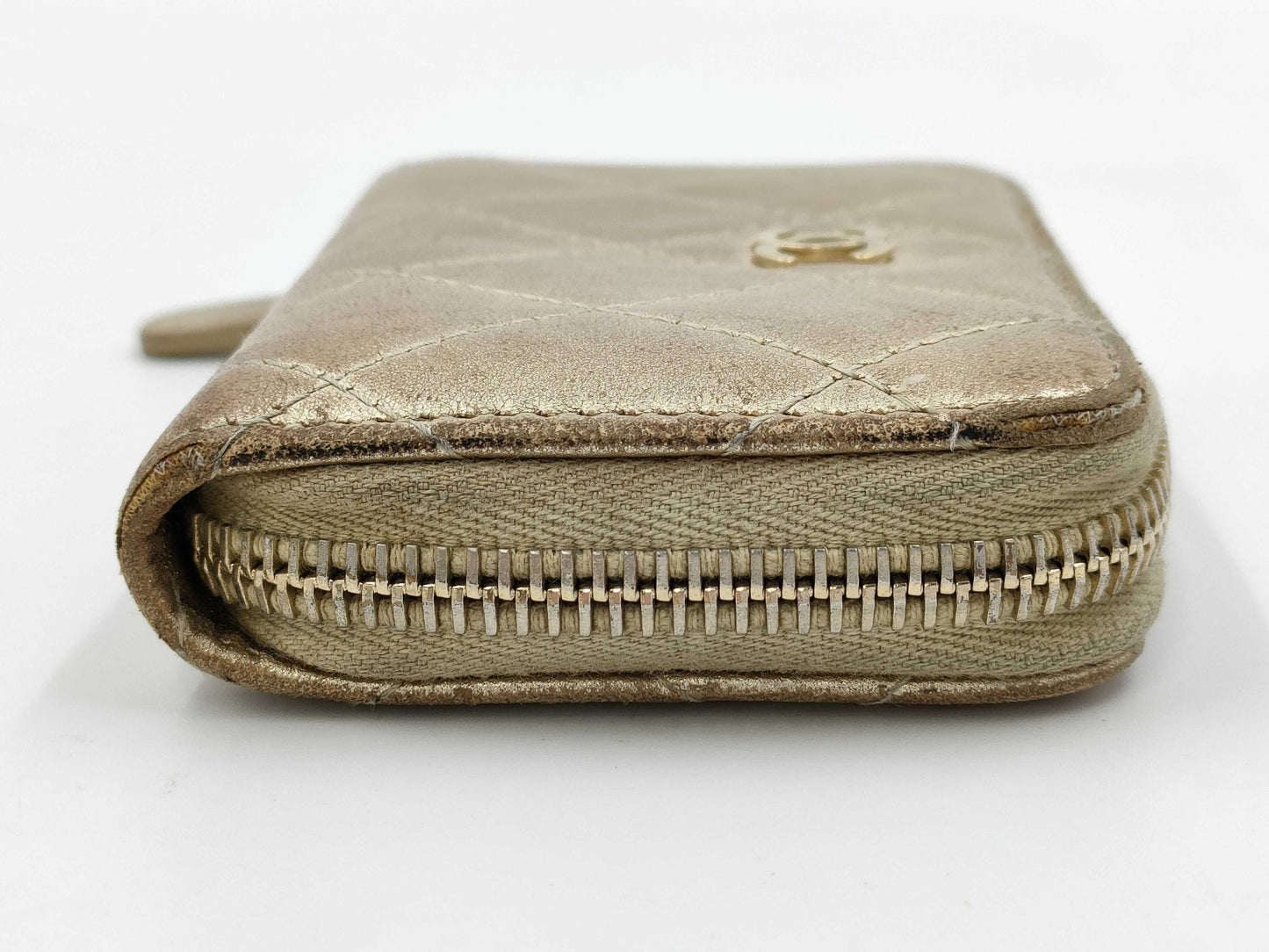 CHANEL Matelasse Round Zipper Coin Case with Seal, No. 18