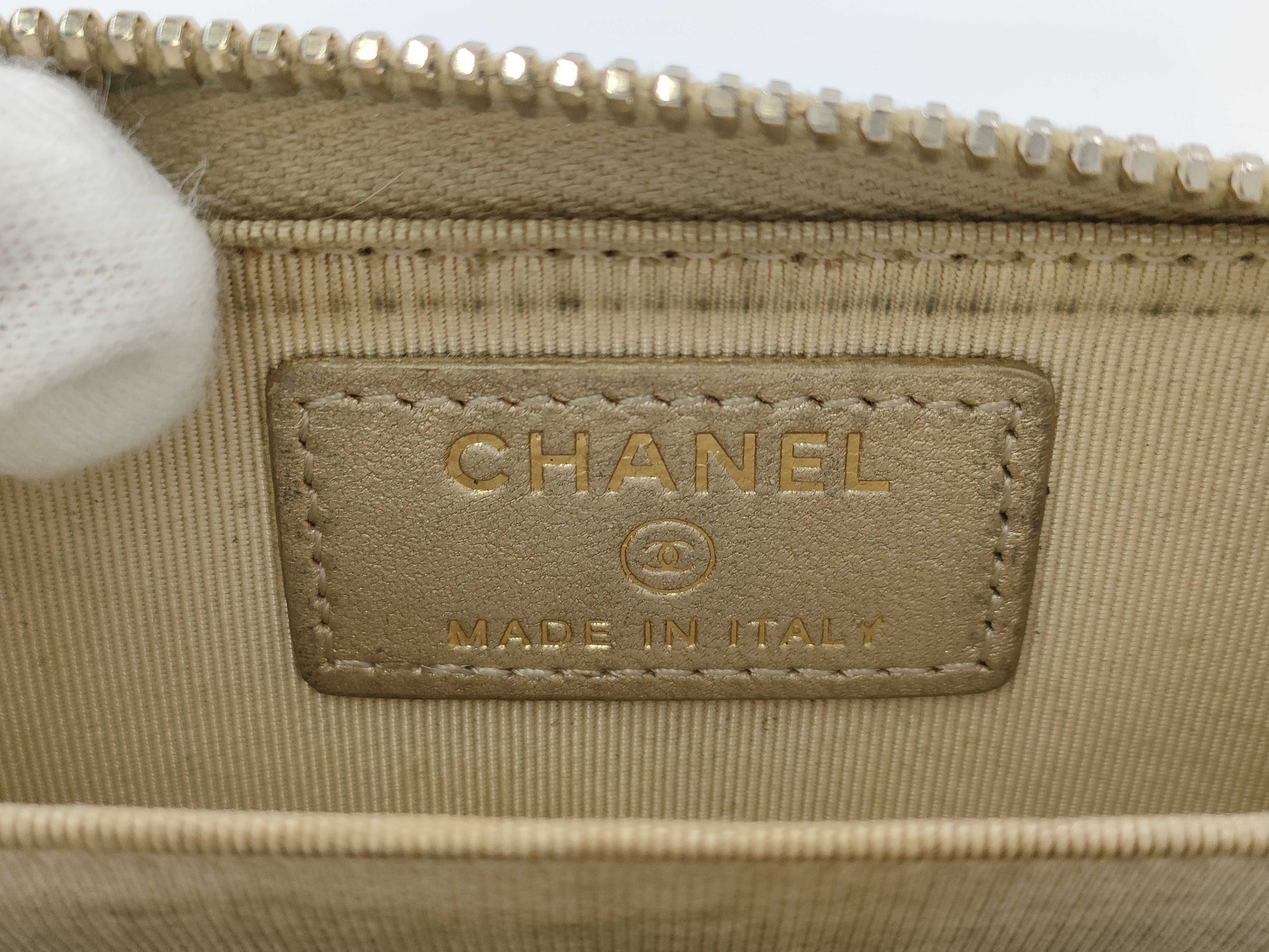 CHANEL Matelasse Round Zipper Coin Case with Seal, No. 18