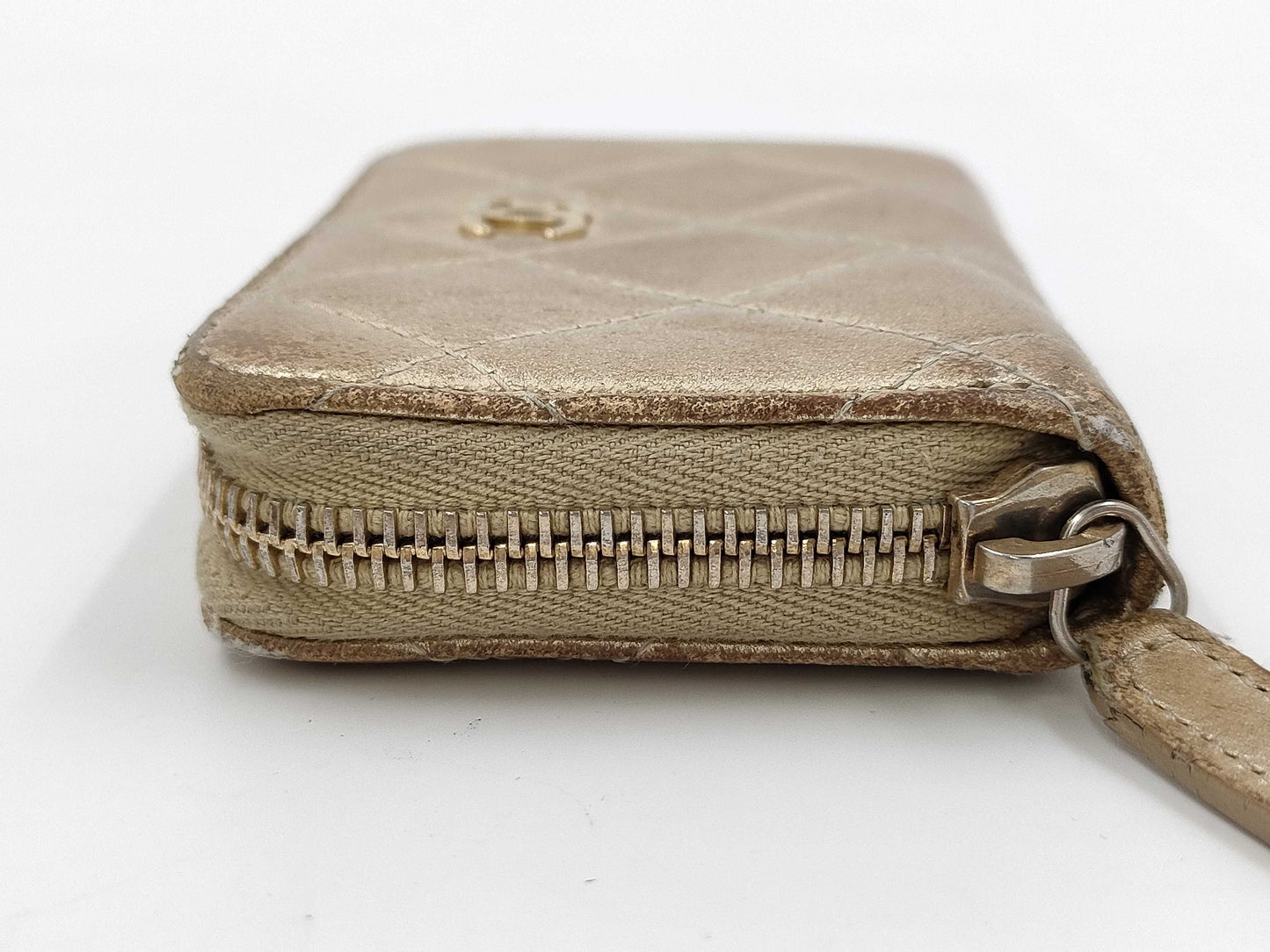 CHANEL Matelasse Round Zipper Coin Case with Seal, No. 18