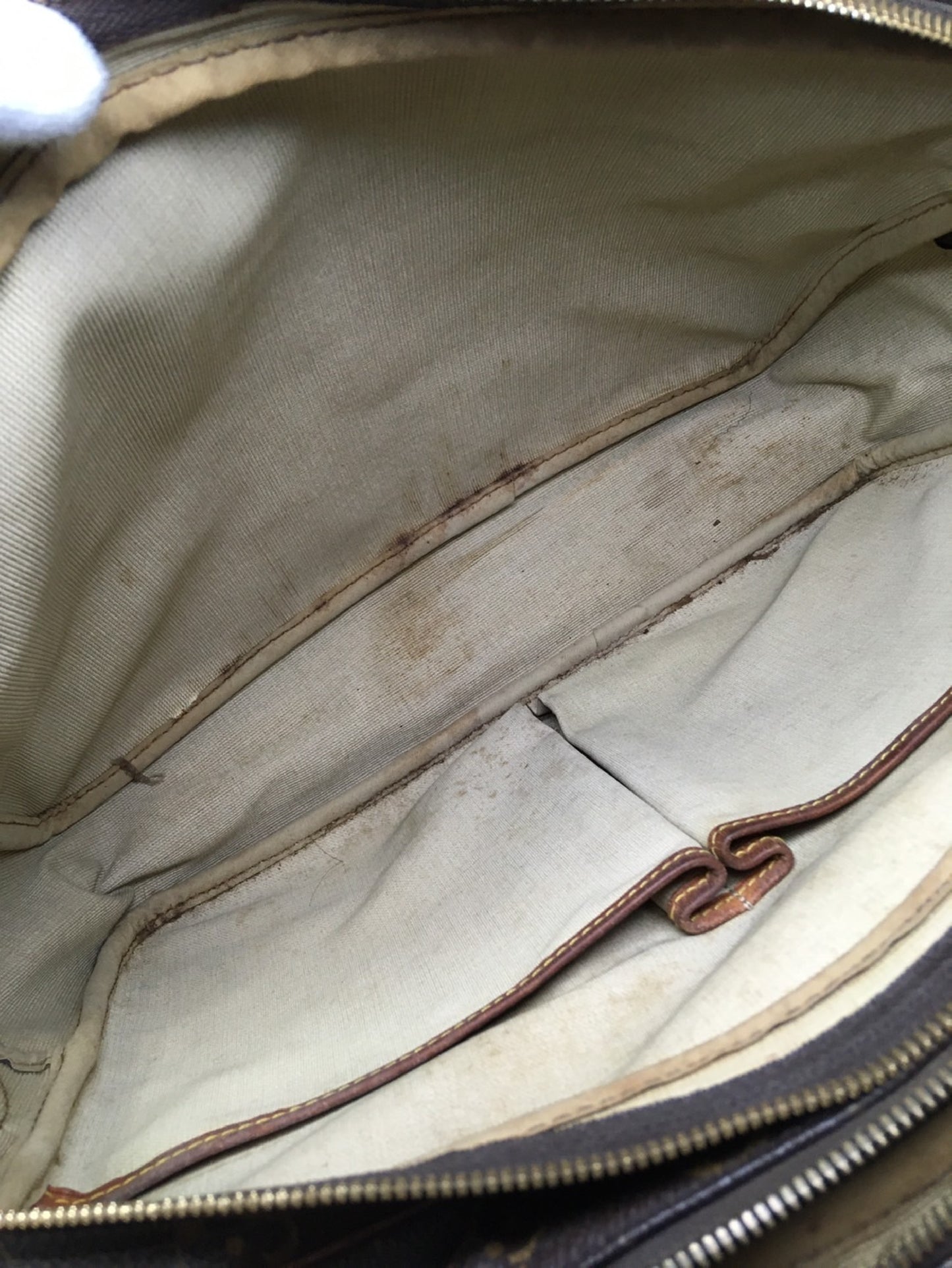 LOUIS VUITTON Monogram Reporter Shoulder Bag