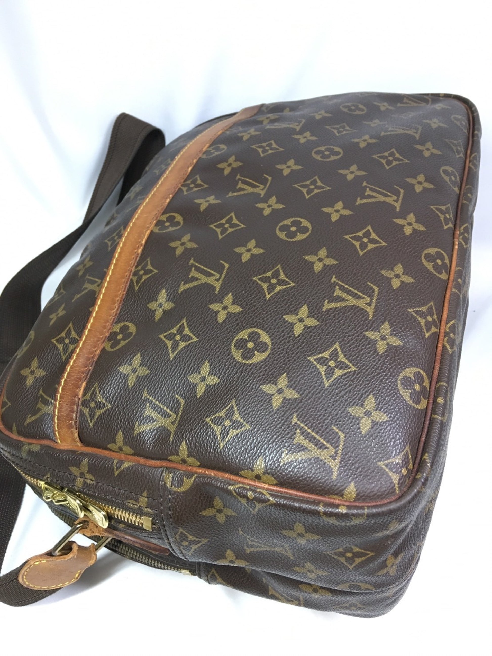 LOUIS VUITTON Monogram Reporter Shoulder Bag