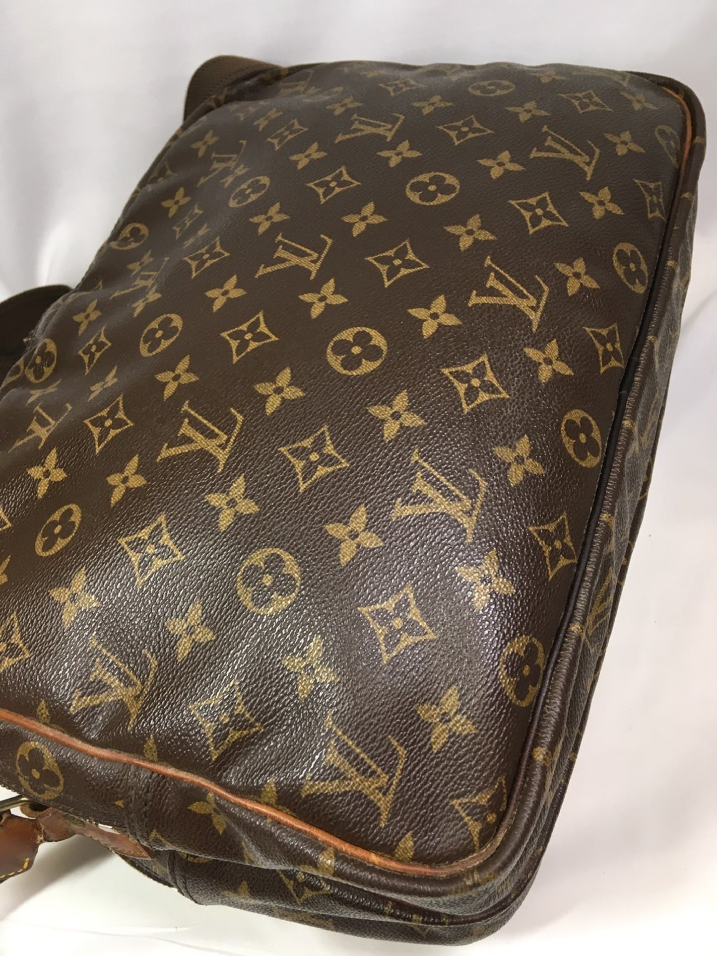 LOUIS VUITTON Monogram Reporter Shoulder Bag