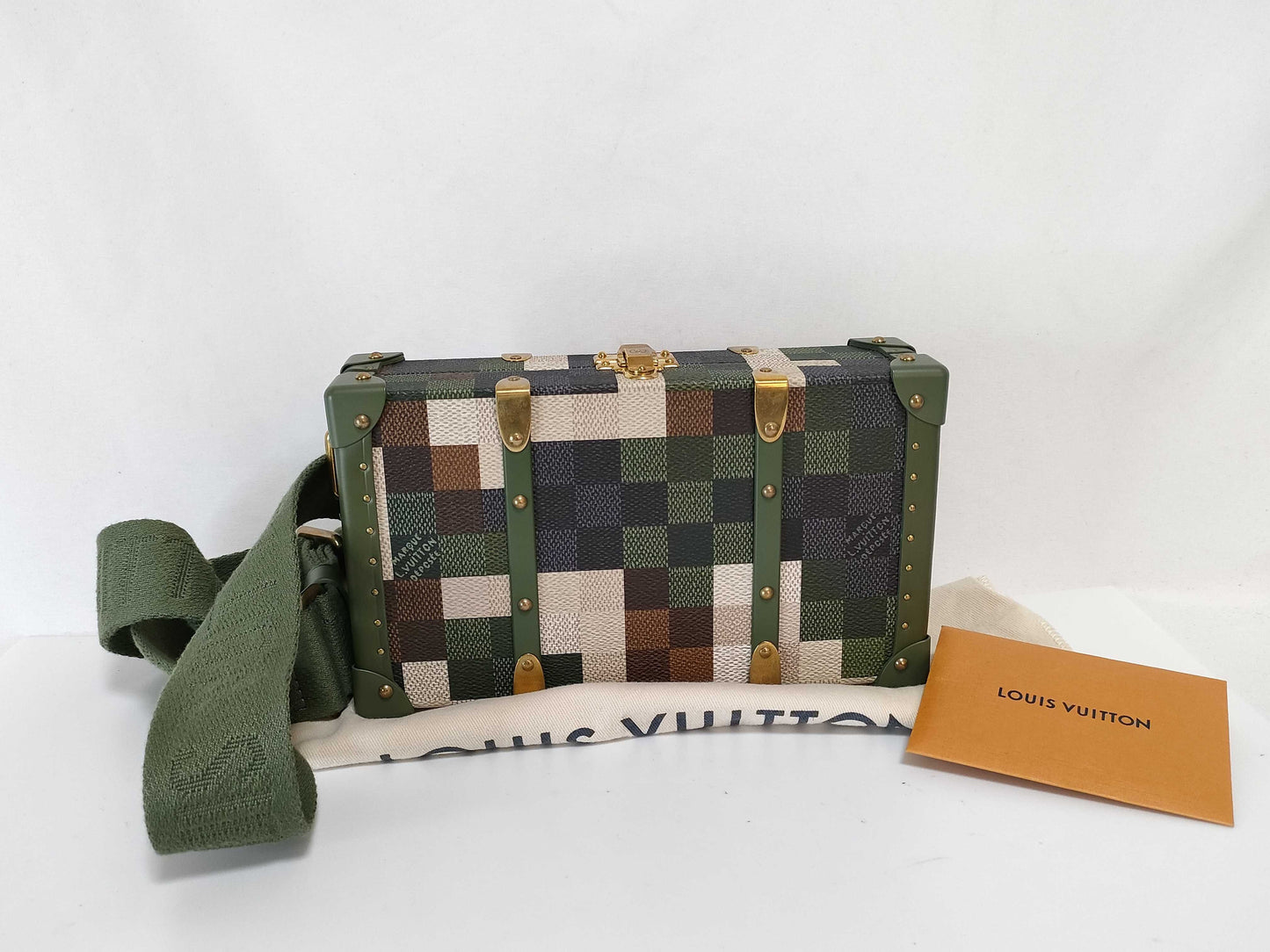 LOUIS VUITTON RFID Undetectable Serial Number Undetectable LOUIS VUITTON Damouflage Neo Wallet Trunk Shoulder Bag M10489 RFID Detectable Shoulder Bag