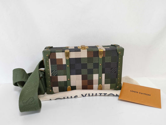 LOUIS VUITTON RFID Undetectable Serial Number Undetectable LOUIS VUITTON Damouflage Neo Wallet Trunk Shoulder Bag M10489 RFID Detectable Shoulder Bag