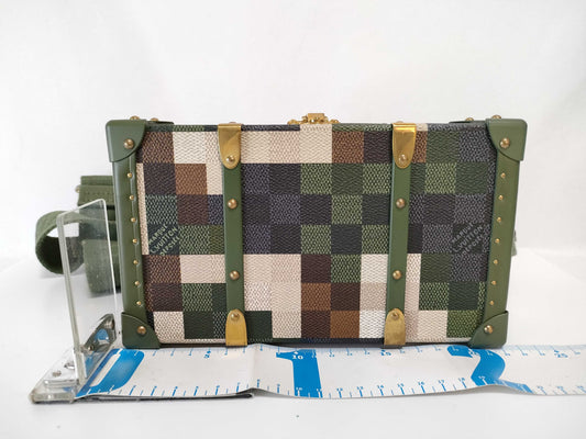 LOUIS VUITTON RFID Undetectable Serial Number Undetectable LOUIS VUITTON Damouflage Neo Wallet Trunk Shoulder Bag M10489 RFID Detectable Shoulder Bag
