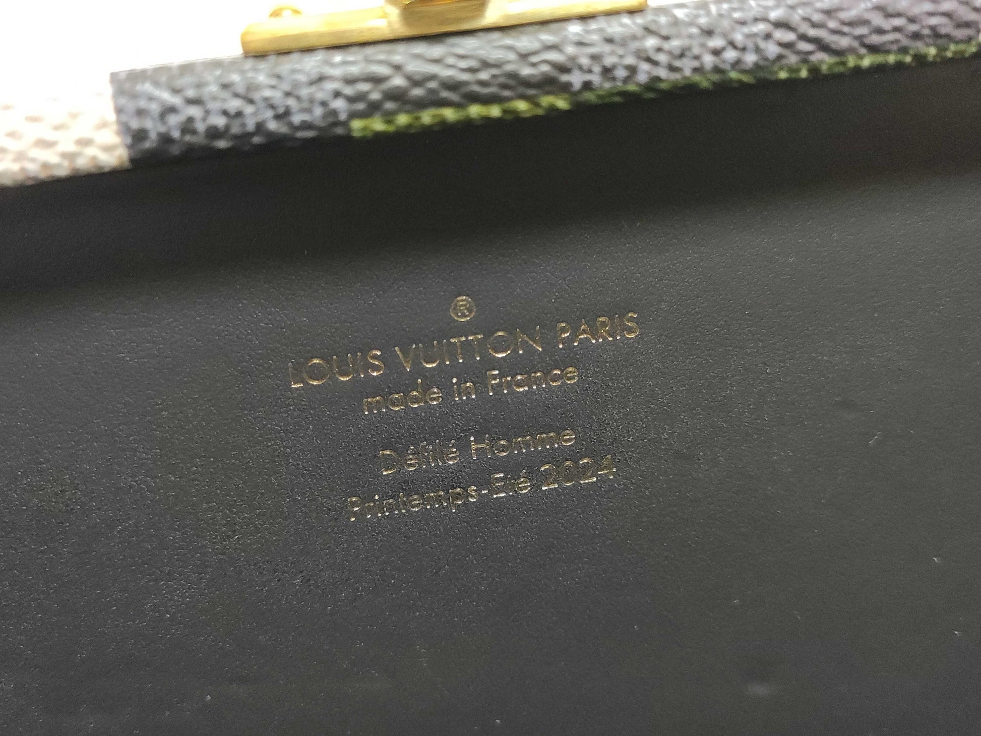 LOUIS VUITTON RFID Undetectable Serial Number Undetectable LOUIS VUITTON Damouflage Neo Wallet Trunk Shoulder Bag M10489 RFID Detectable Shoulder Bag