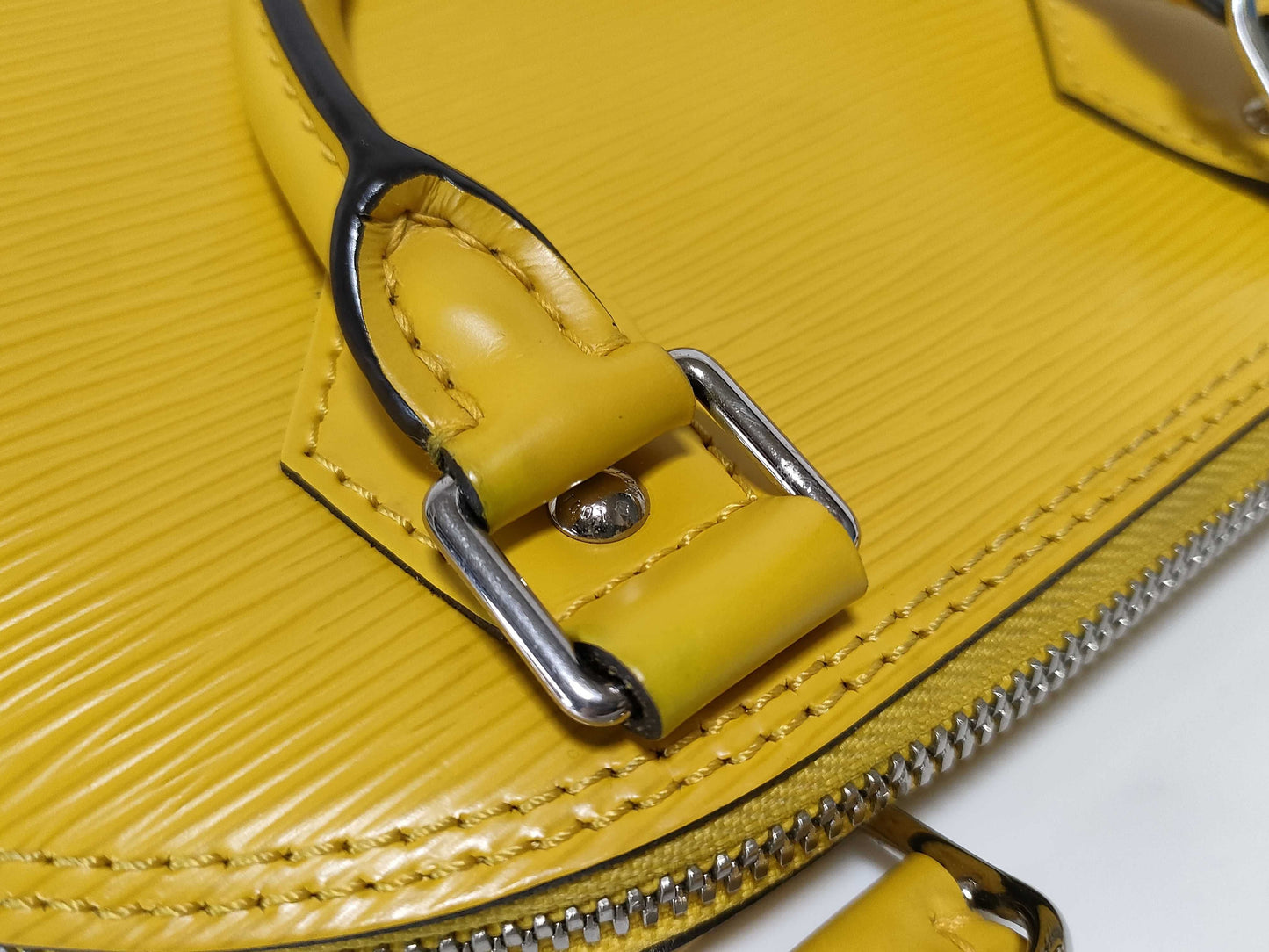 LOUIS VUITTON AA0186 Epi Alma BB Handbag with Strap, Padlock, 2 Keys, and Bag 250715#01