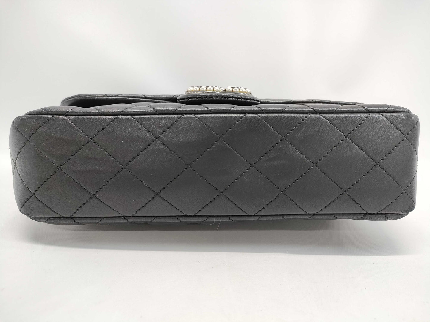 CHANEL Matelasse Pearl 21010887 Bag