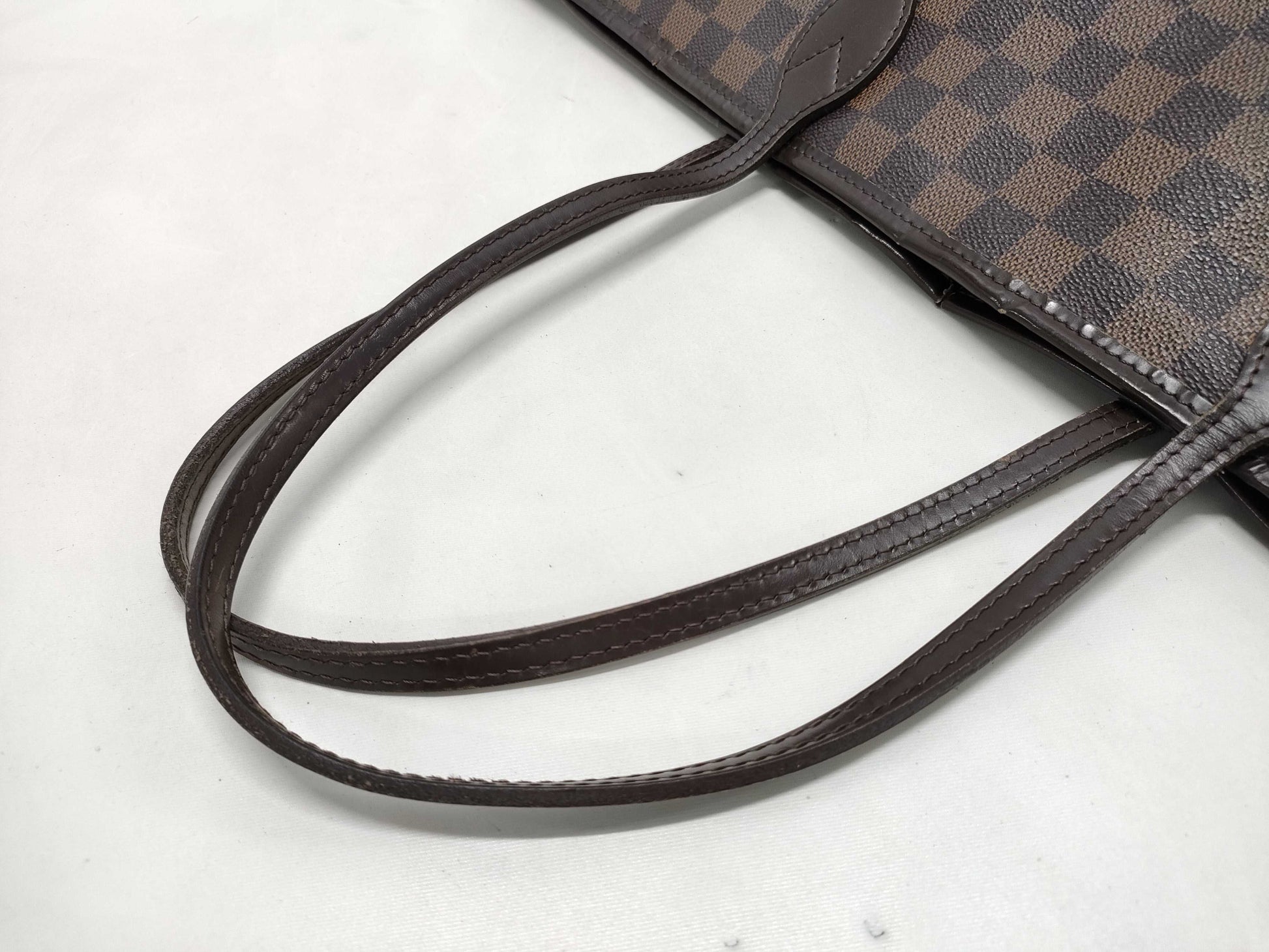 LOUIS VUITTON Damier Neverfull GM Tote Bag