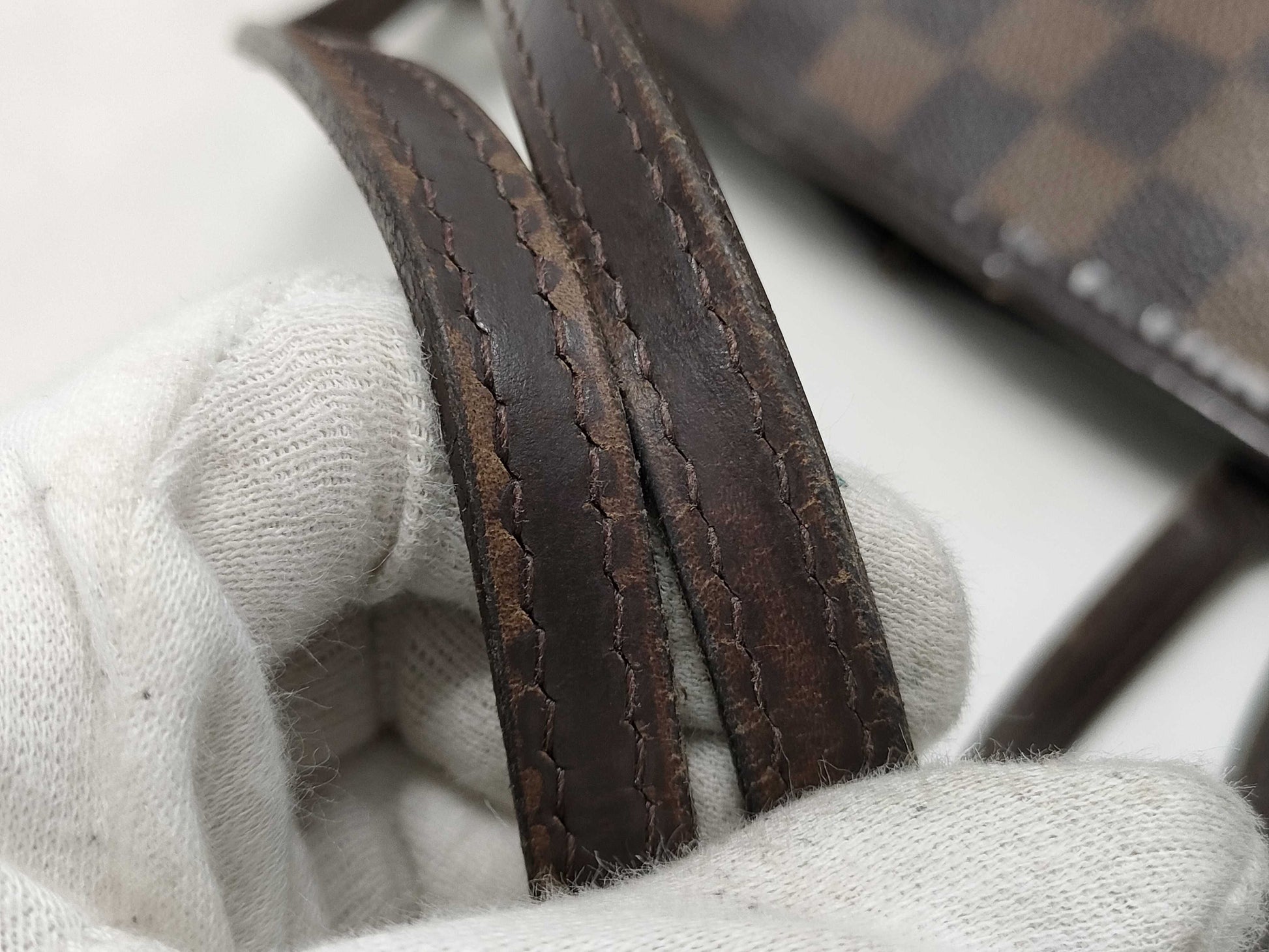 LOUIS VUITTON Damier Neverfull GM Tote Bag