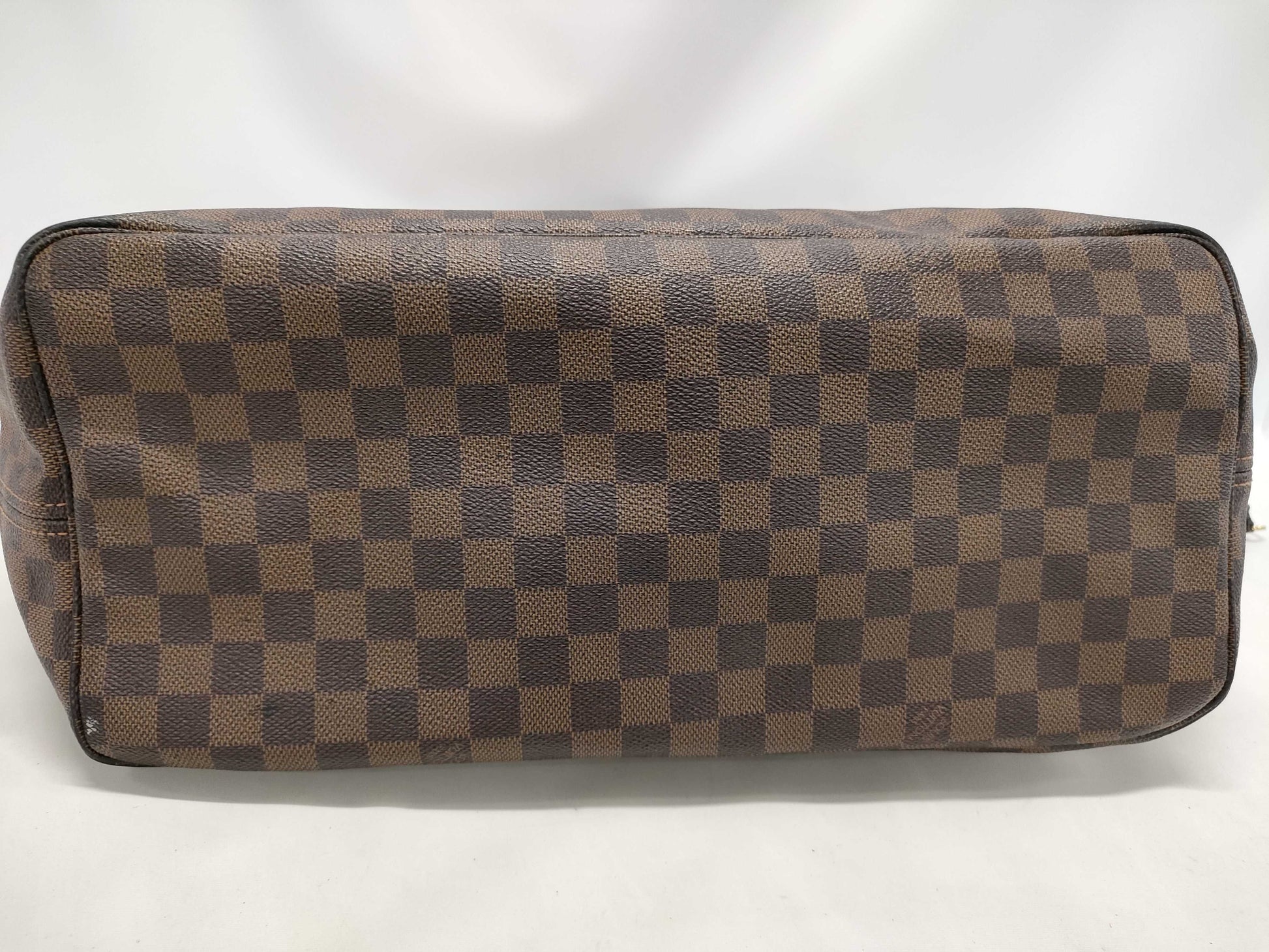 LOUIS VUITTON Damier Neverfull GM Tote Bag