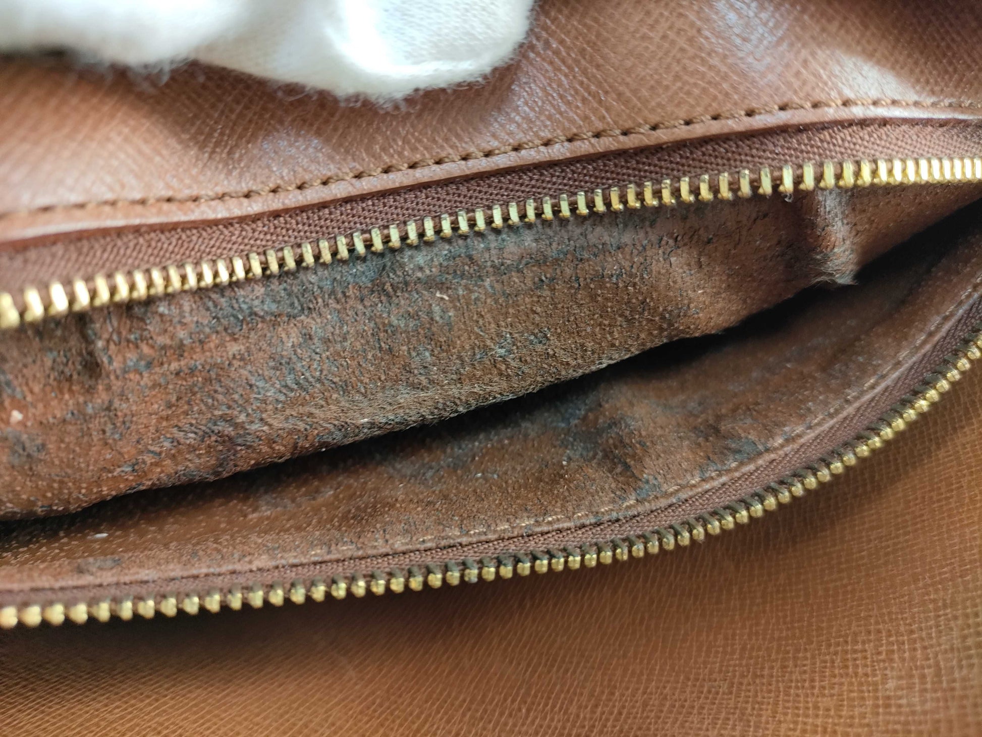 LOUIS VUITTON TH0930 Monogram LV Shoulder Bag