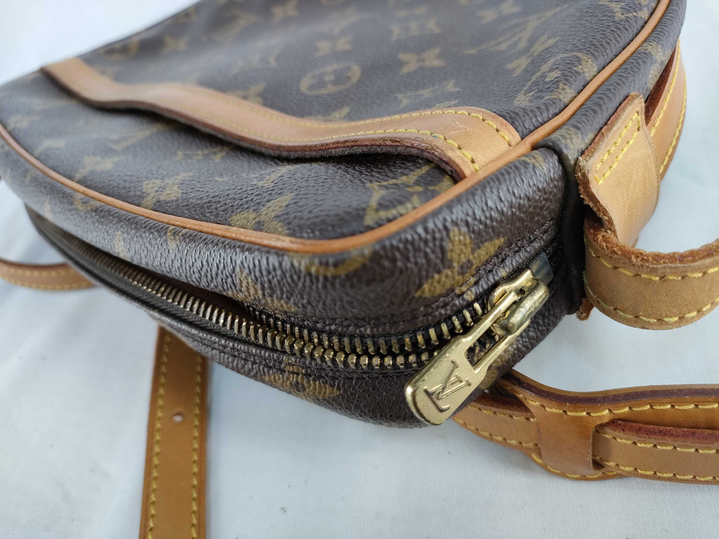 LOUIS VUITTON TH0930 Monogram LV Shoulder Bag