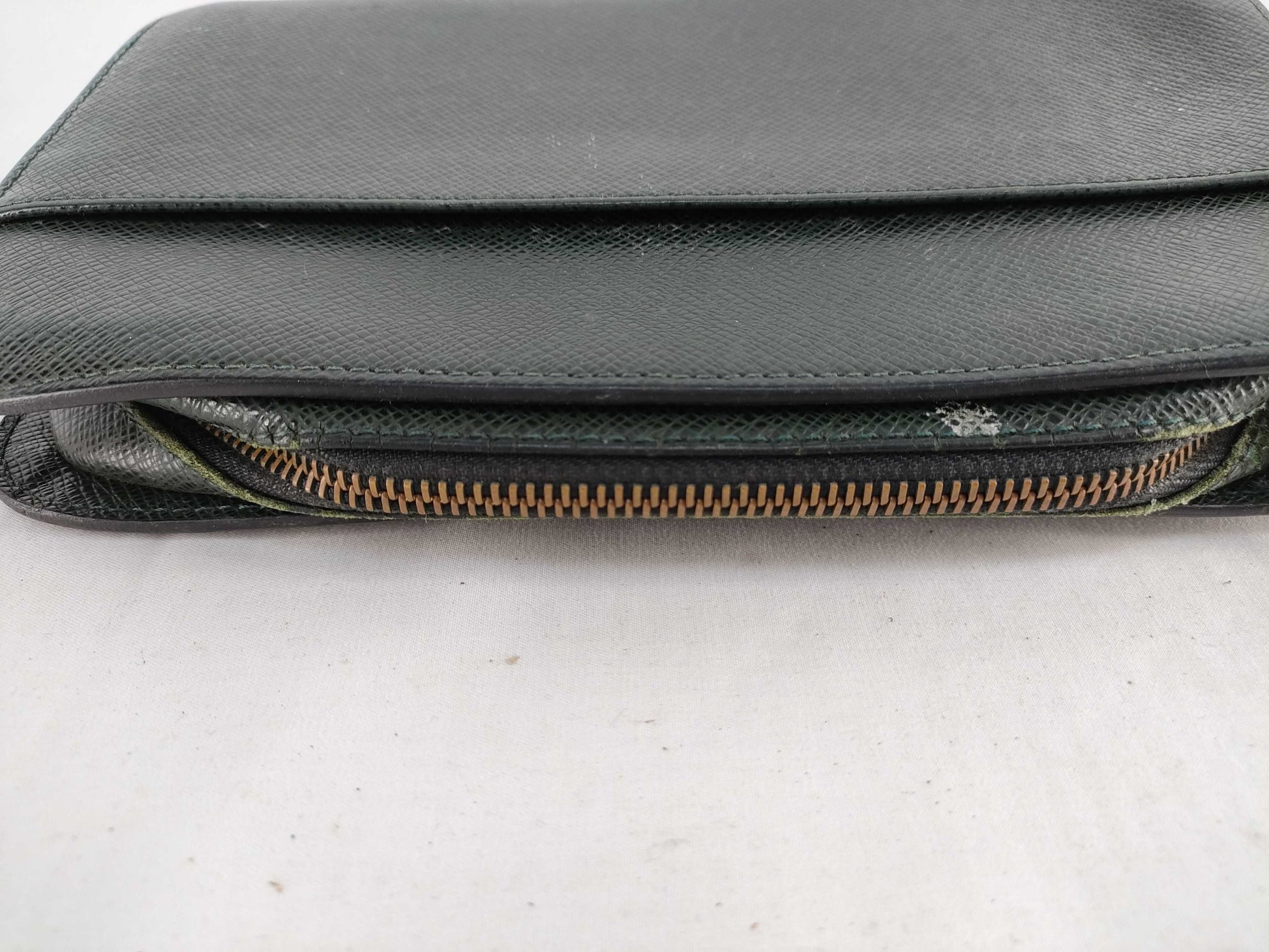 LOUIS VUITTON Taiga LV bag second bag