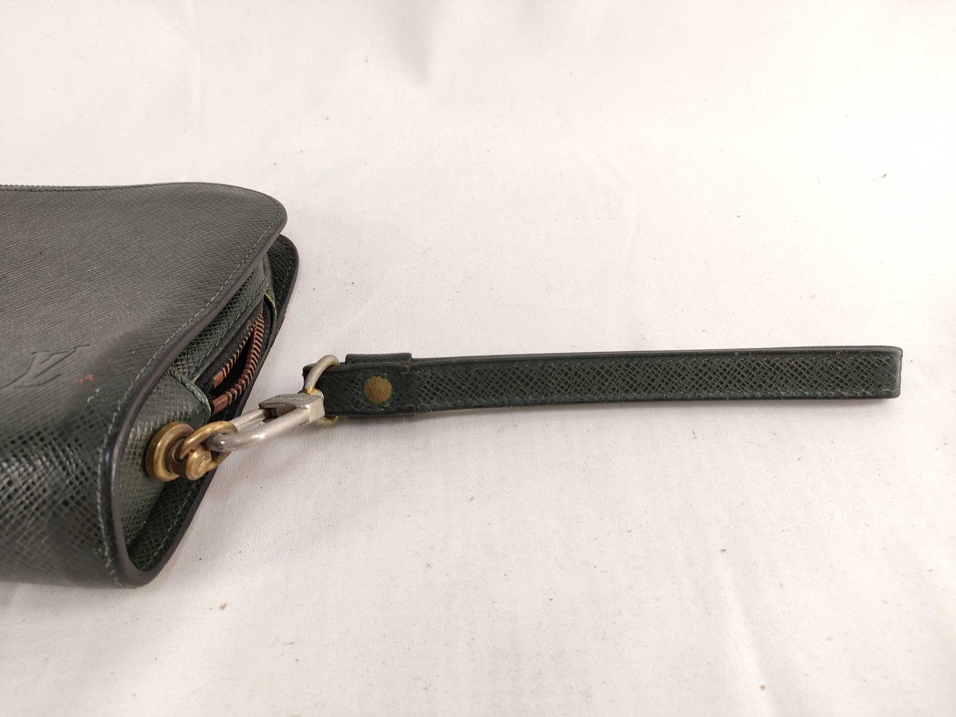 LOUIS VUITTON Taiga LV bag second bag