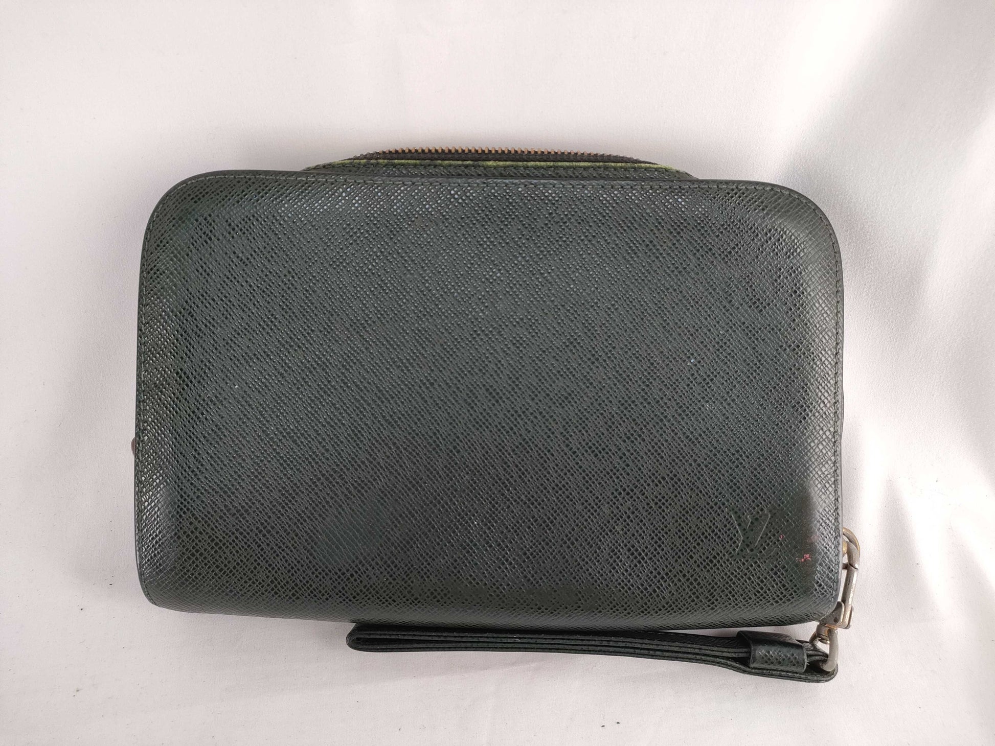 LOUIS VUITTON Taiga LV bag second bag