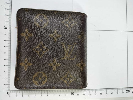 LOUIS VUITTON MI0060 Monogram LV Wallet