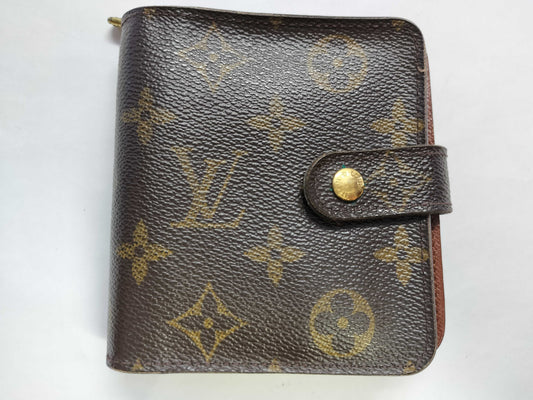 LOUIS VUITTON MI0060 Monogram LV Wallet