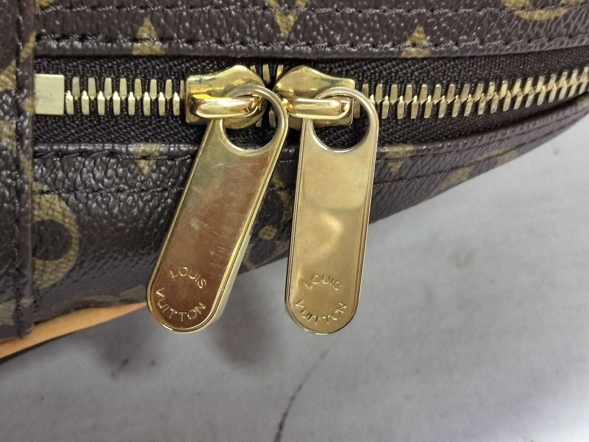 LOUIS VUITTON FL1027 Monogram LV Handbag